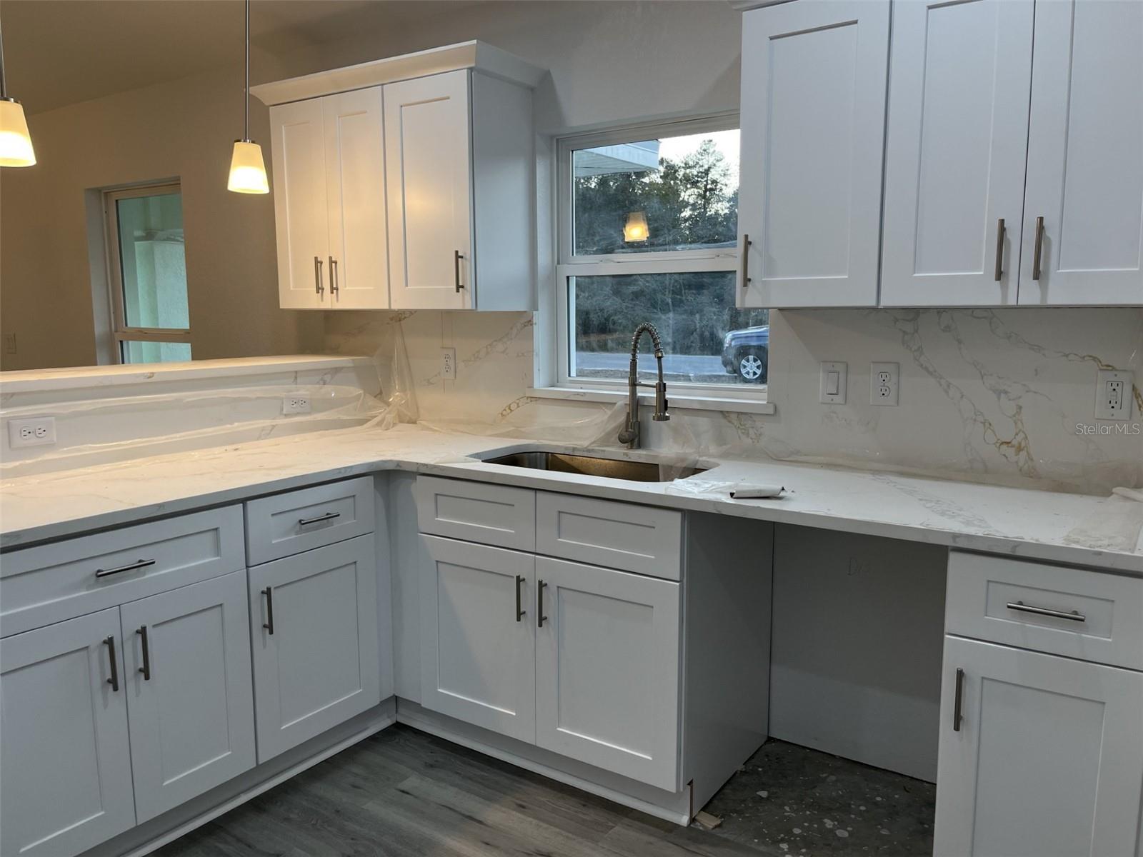 Image 4 of 52 For 35 Sequoia Trail