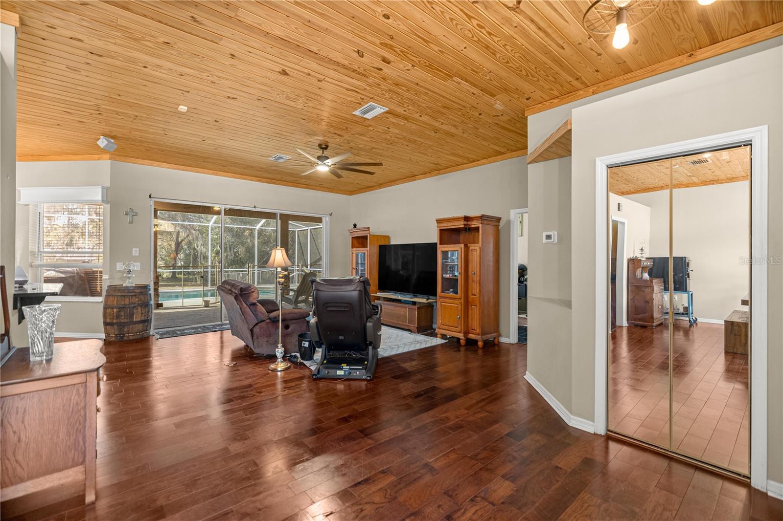 Image 21 of 48 For 3030 Bay Berry Point