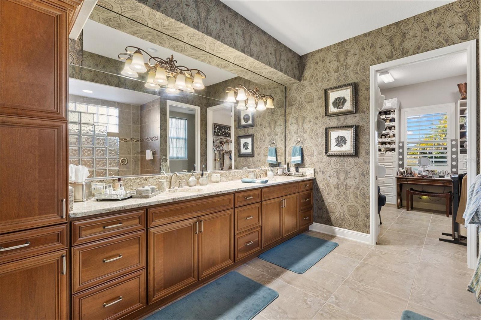 Image 27 of 66 For 885 Iron Oak Way