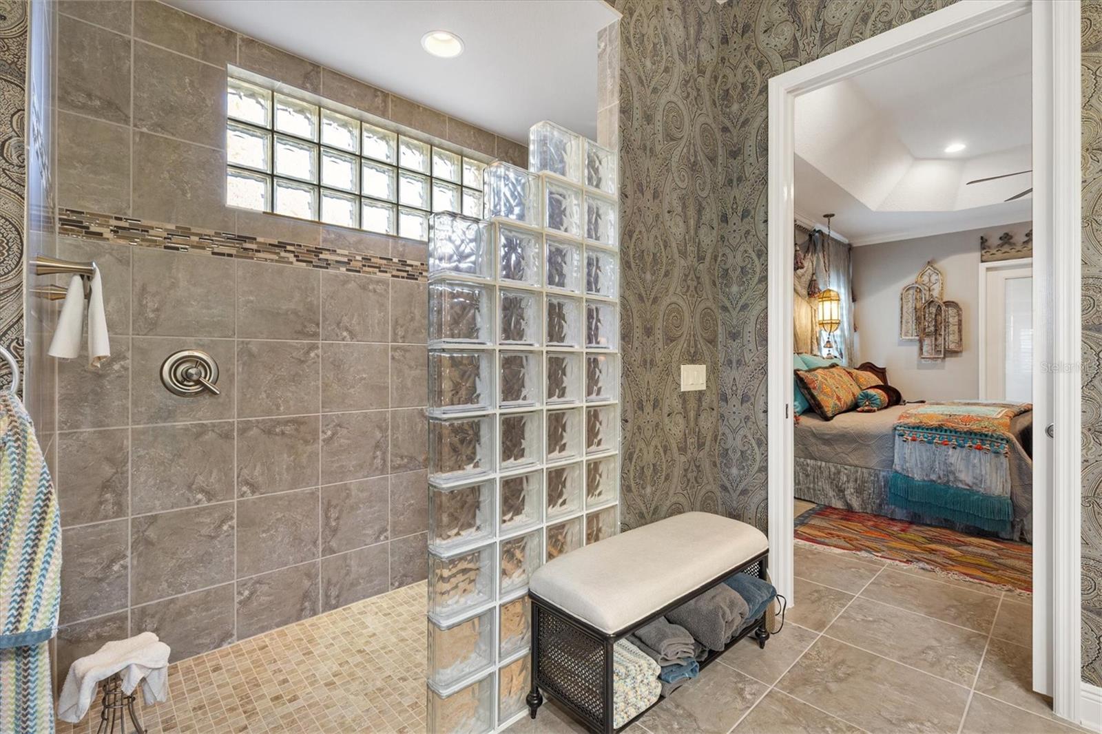 Image 28 of 66 For 885 Iron Oak Way