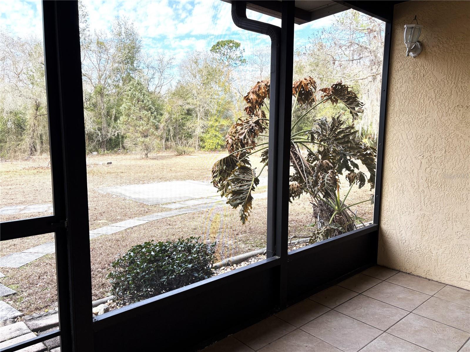 Image 15 of 50 For 2272 Grandview Avenue