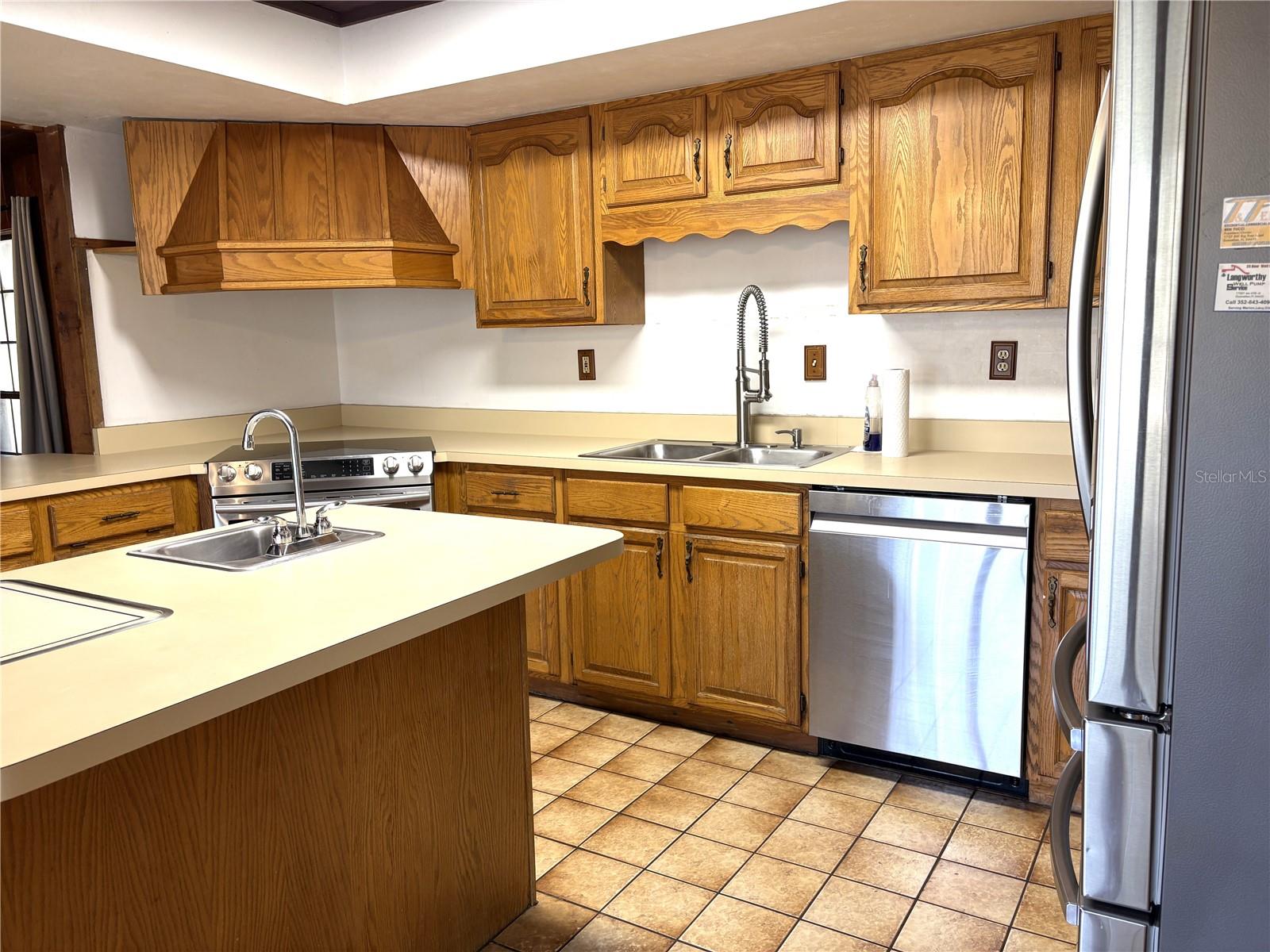 Image 17 of 50 For 2272 Grandview Avenue