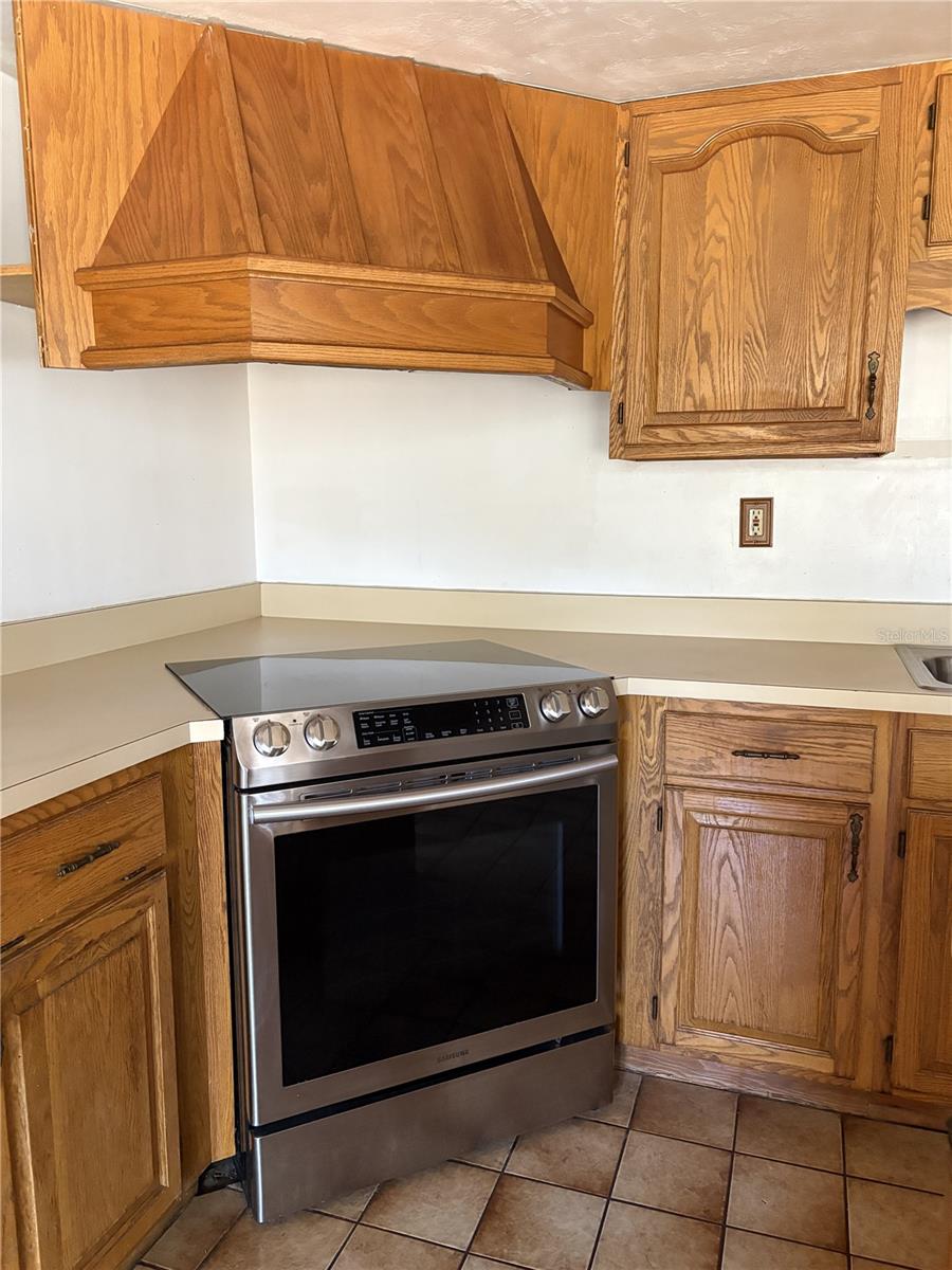 Image 20 of 50 For 2272 Grandview Avenue