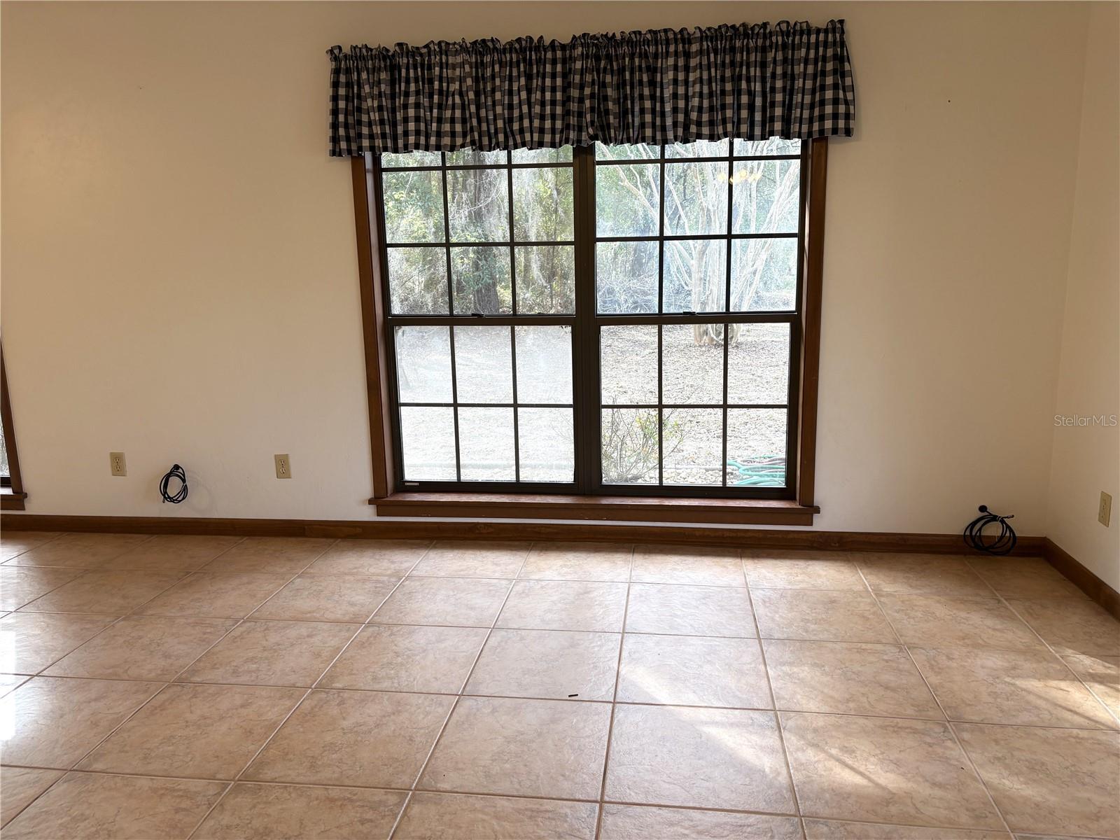 Image 35 of 50 For 2272 Grandview Avenue