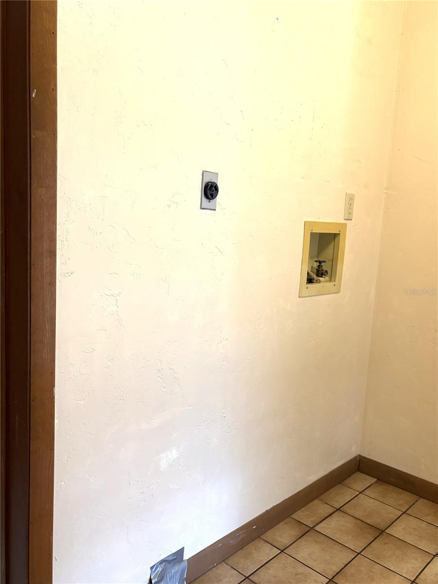 Image 37 of 50 For 2272 Grandview Avenue