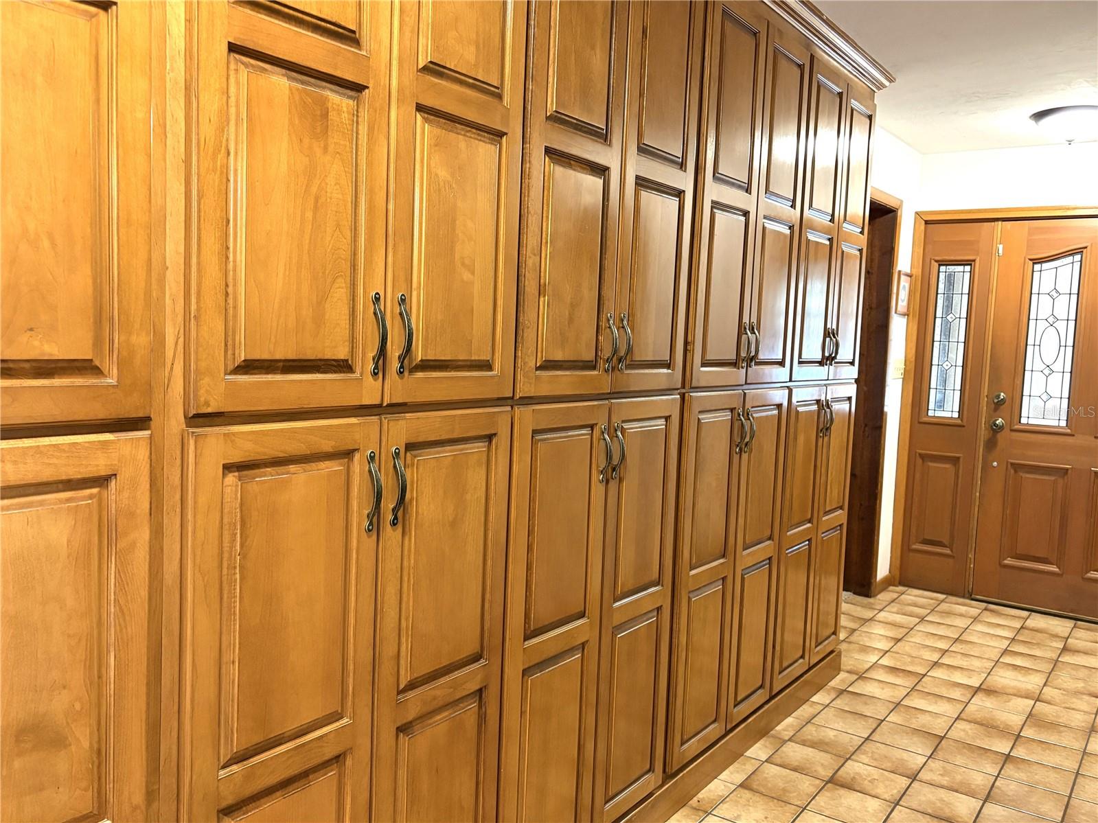 Image 5 of 50 For 2272 Grandview Avenue