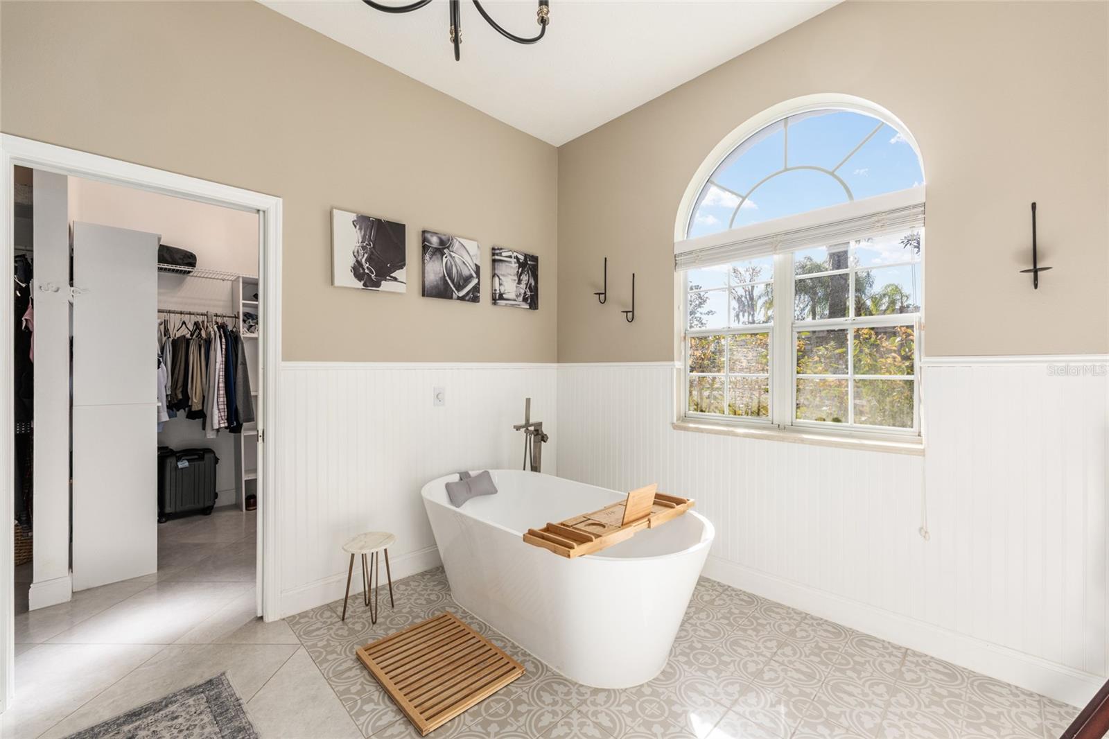 Image 27 of 52 For 2411 27th Street