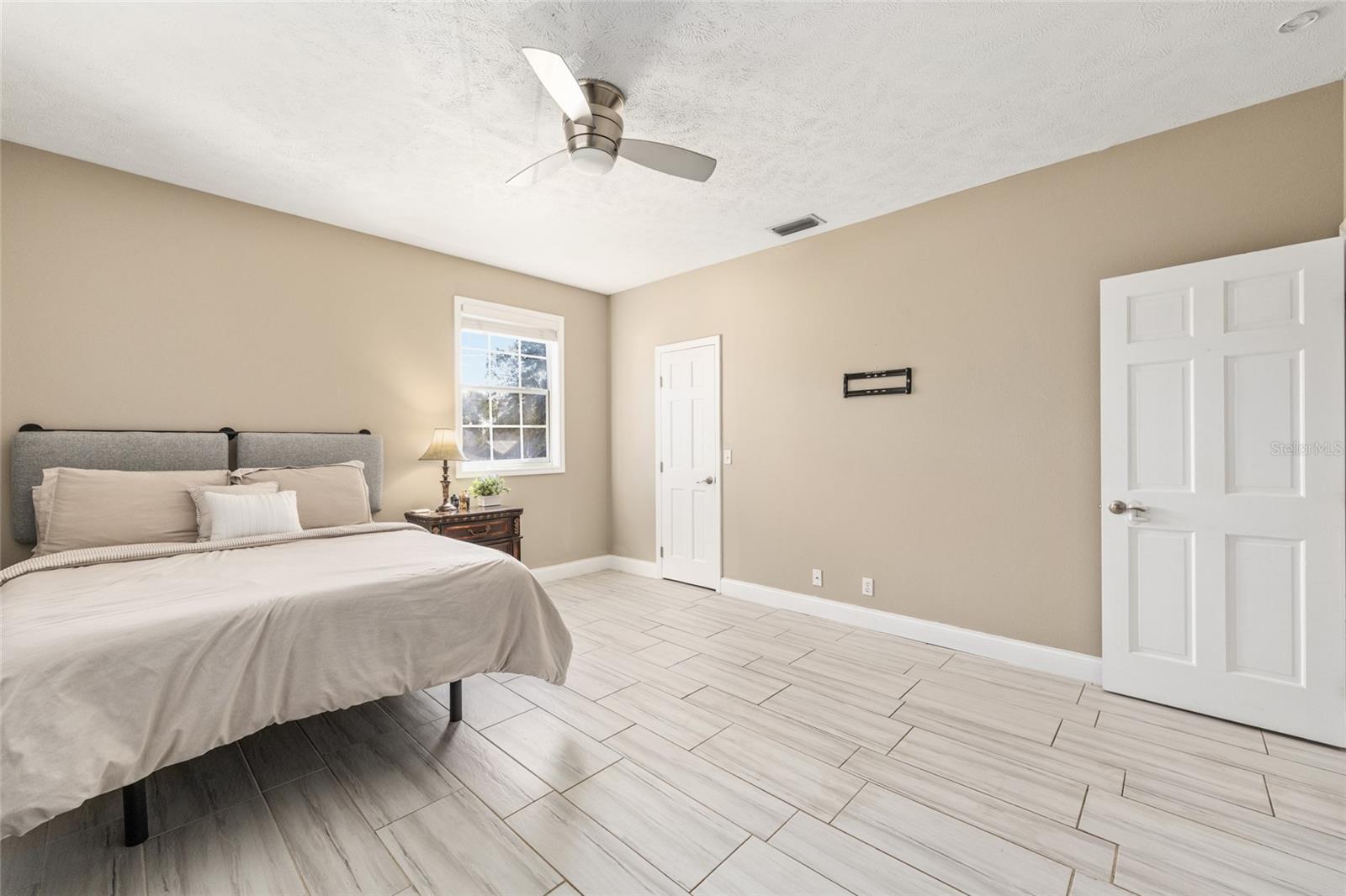 Image 36 of 52 For 2411 27th Street