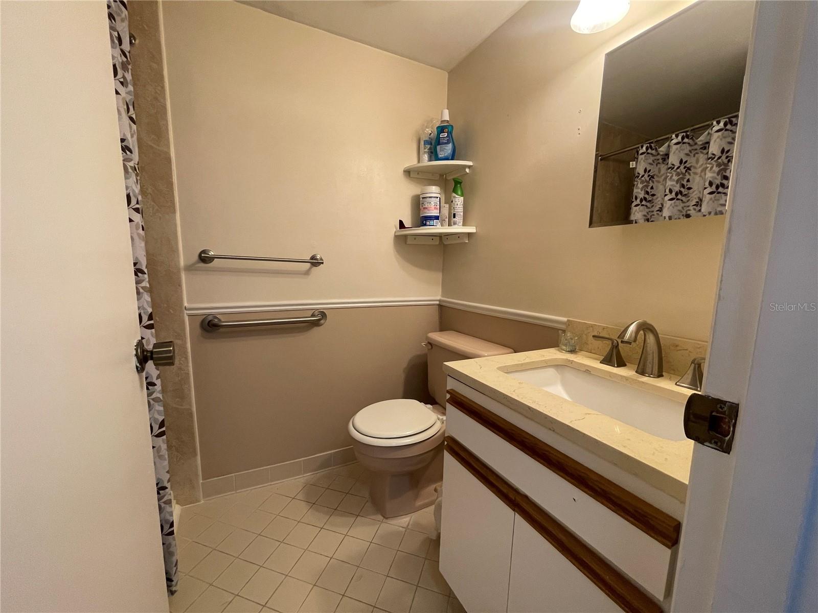 Image 16 of 39 For 625 Midway Drive A