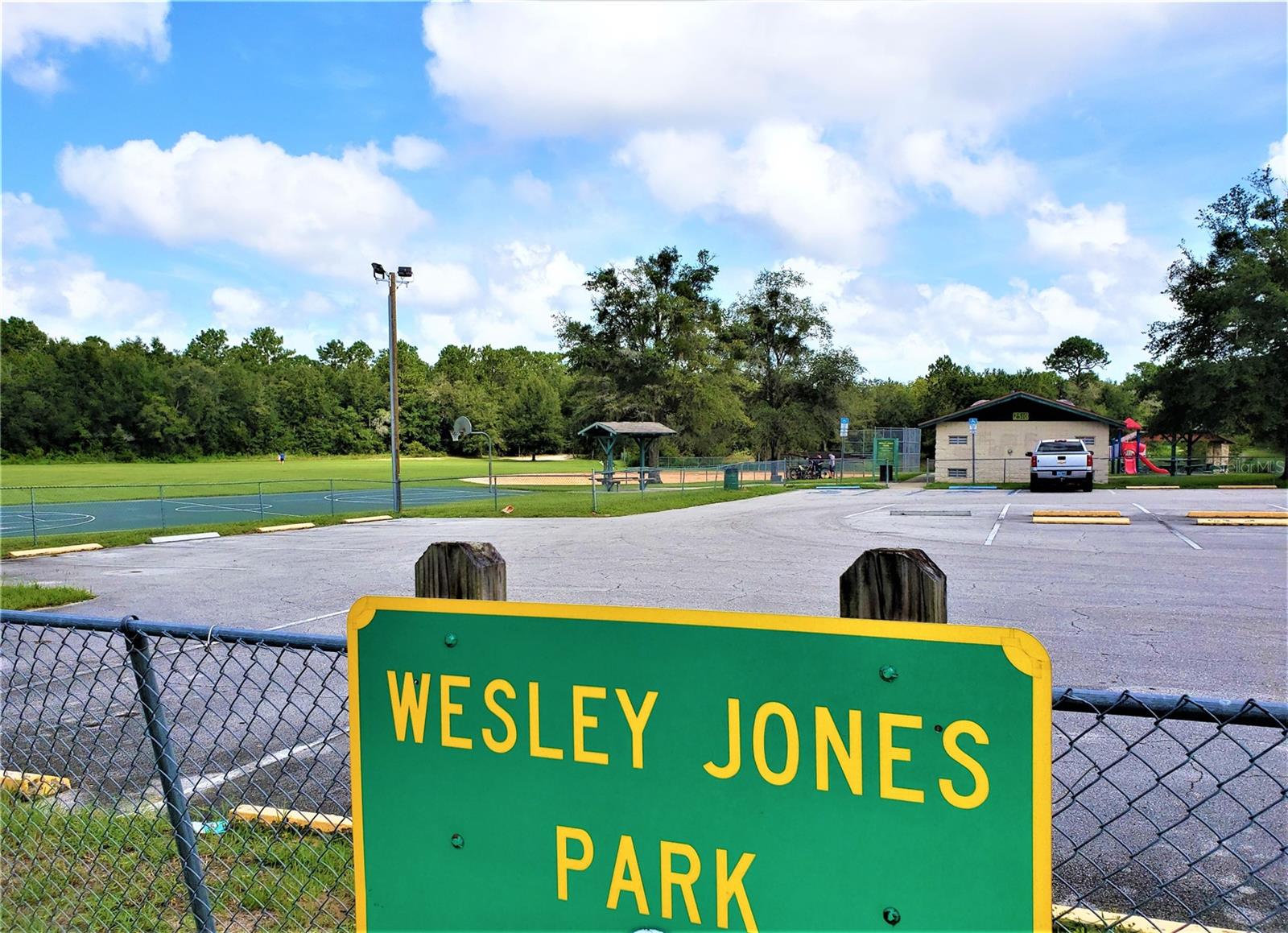 Image 21 of 23 For 7954 Golfview Drive