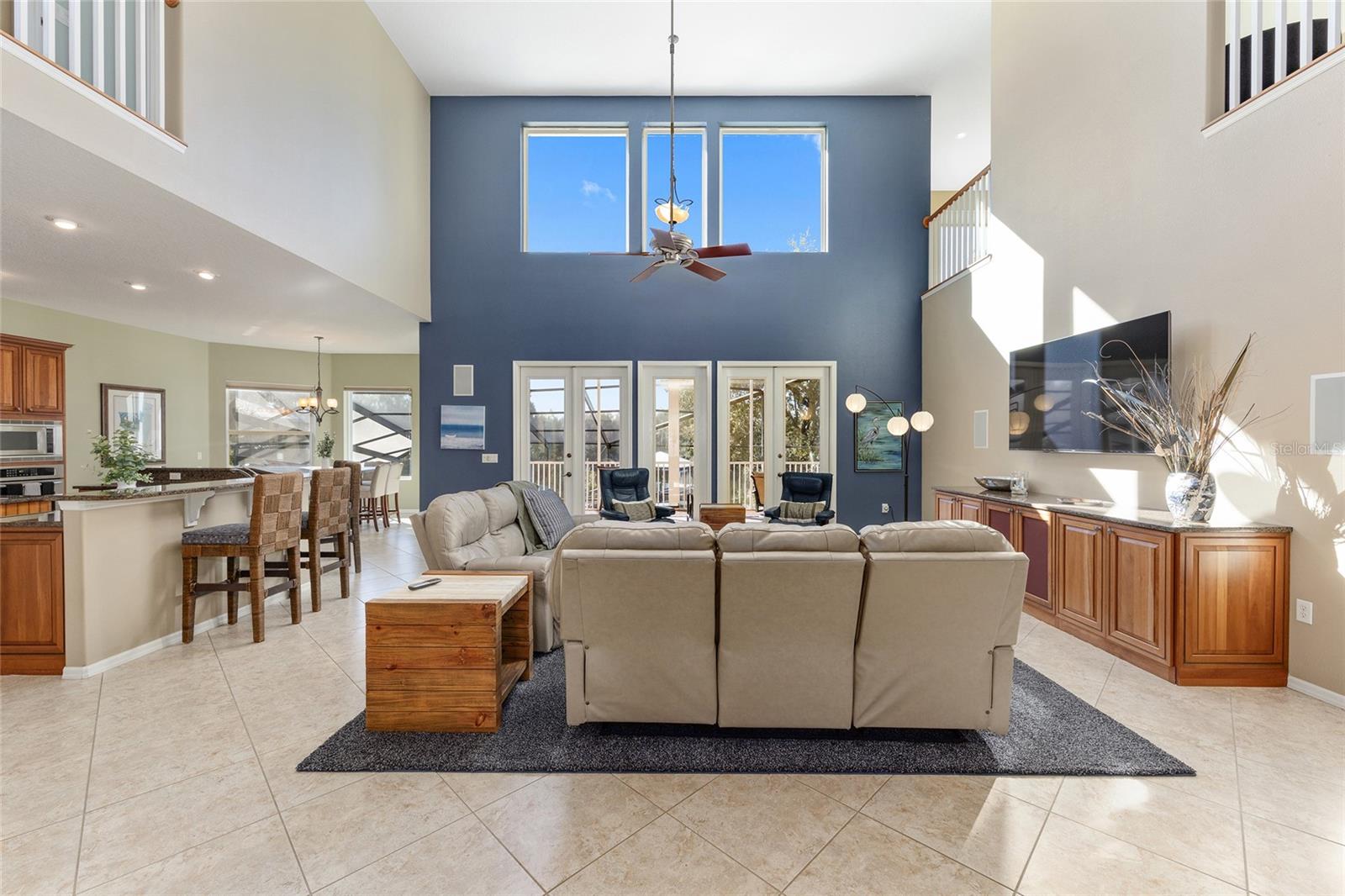 Listing photo id 13 for 11944 Creekside Lane