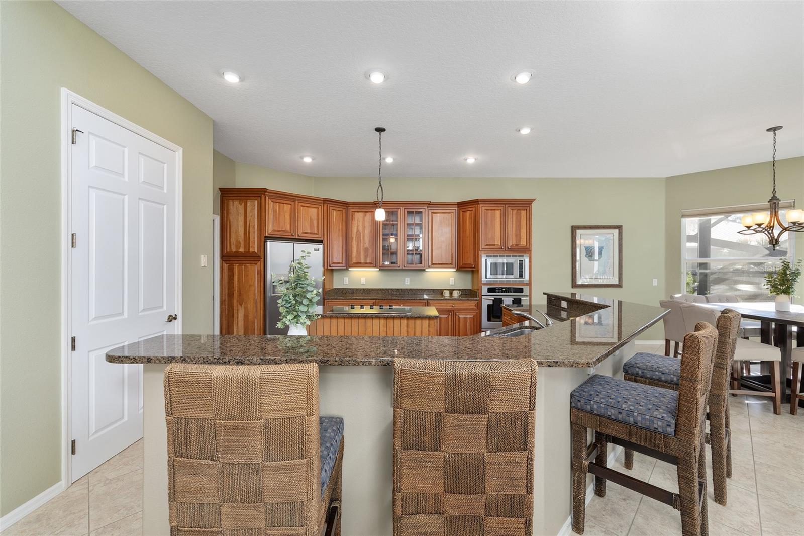 Listing photo id 20 for 11944 Creekside Lane