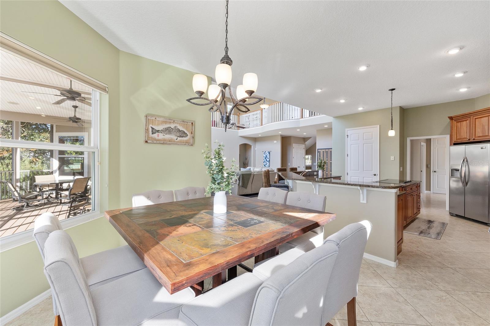 Listing photo id 24 for 11944 Creekside Lane