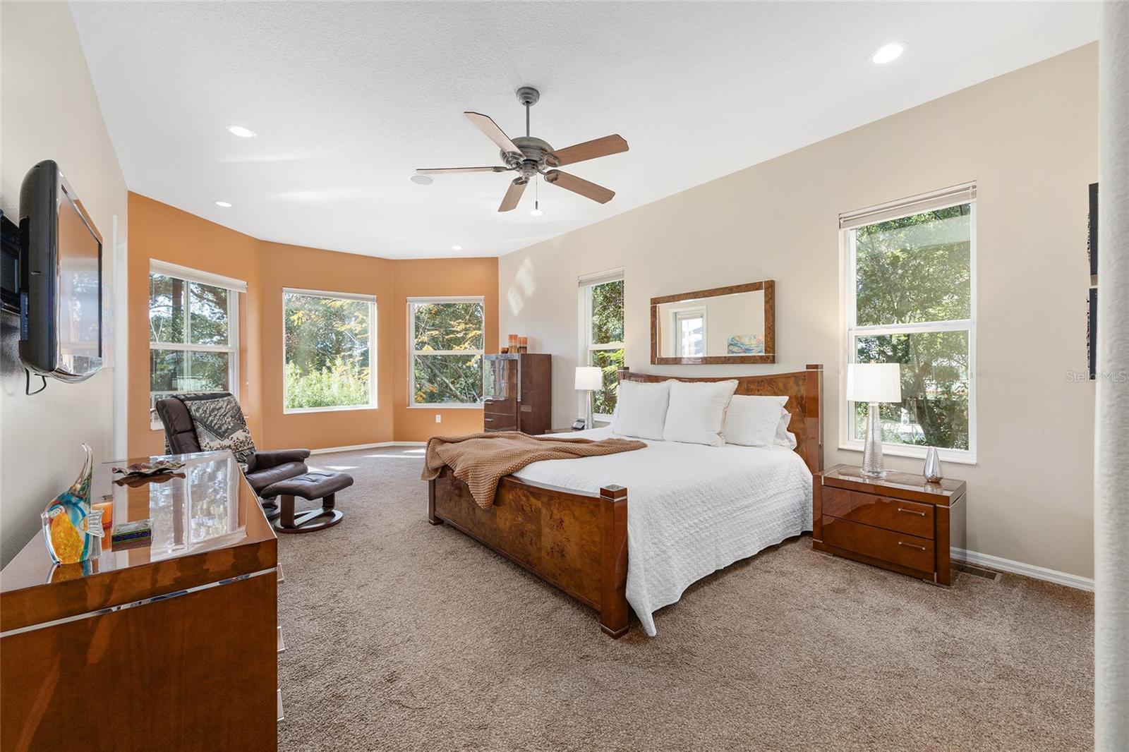 Listing photo id 25 for 11944 Creekside Lane