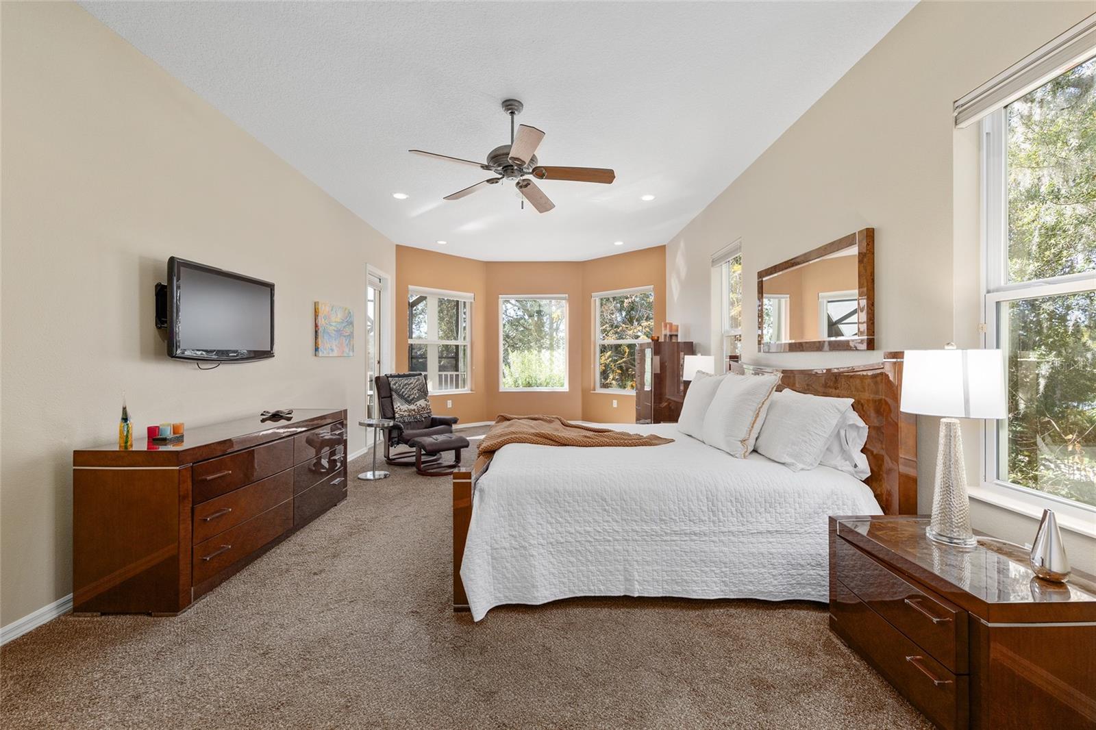 Listing photo id 26 for 11944 Creekside Lane