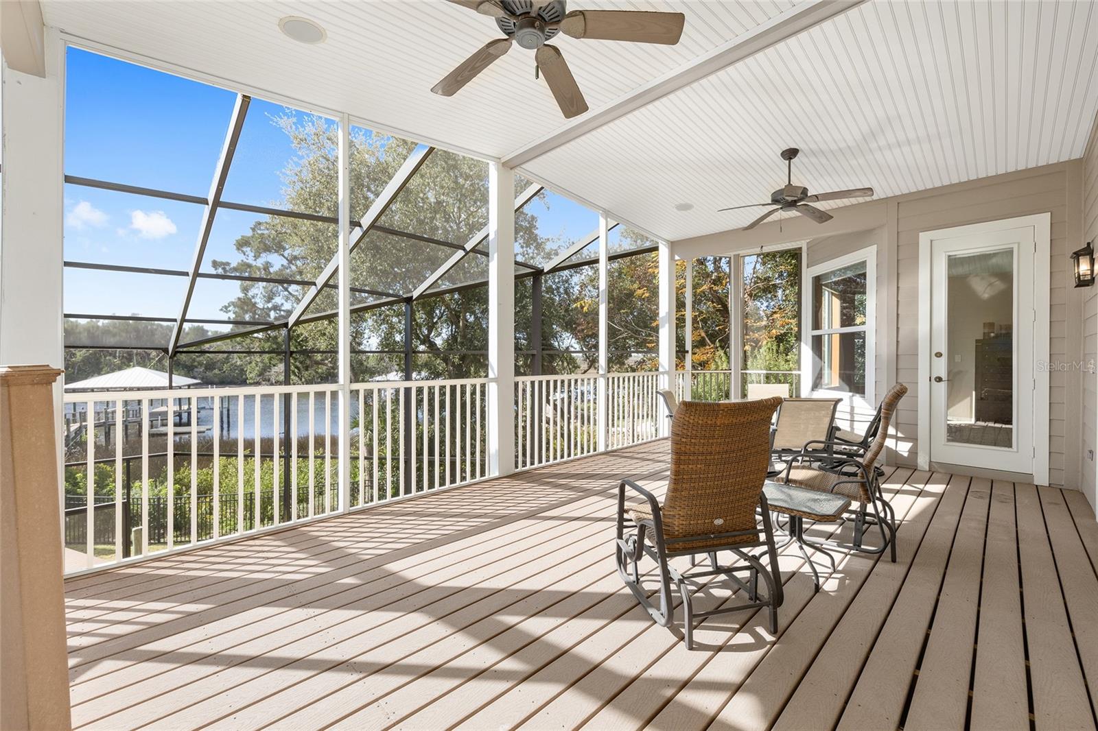 Listing photo id 37 for 11944 Creekside Lane