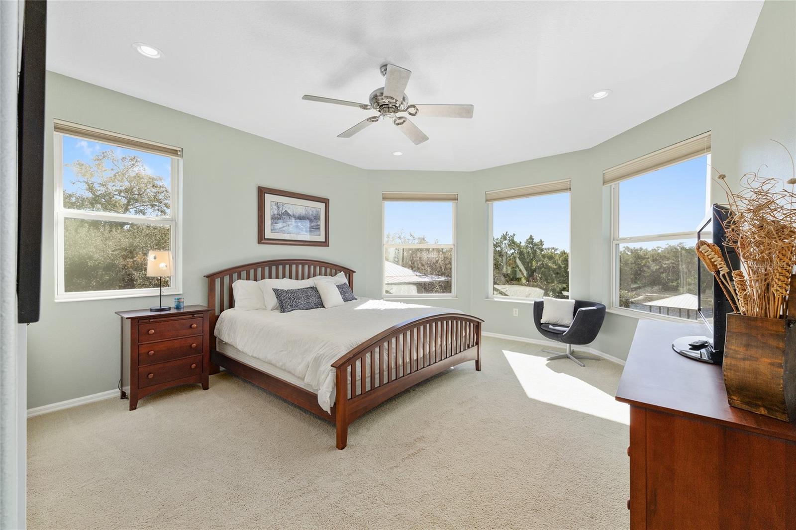 Listing photo id 39 for 11944 Creekside Lane