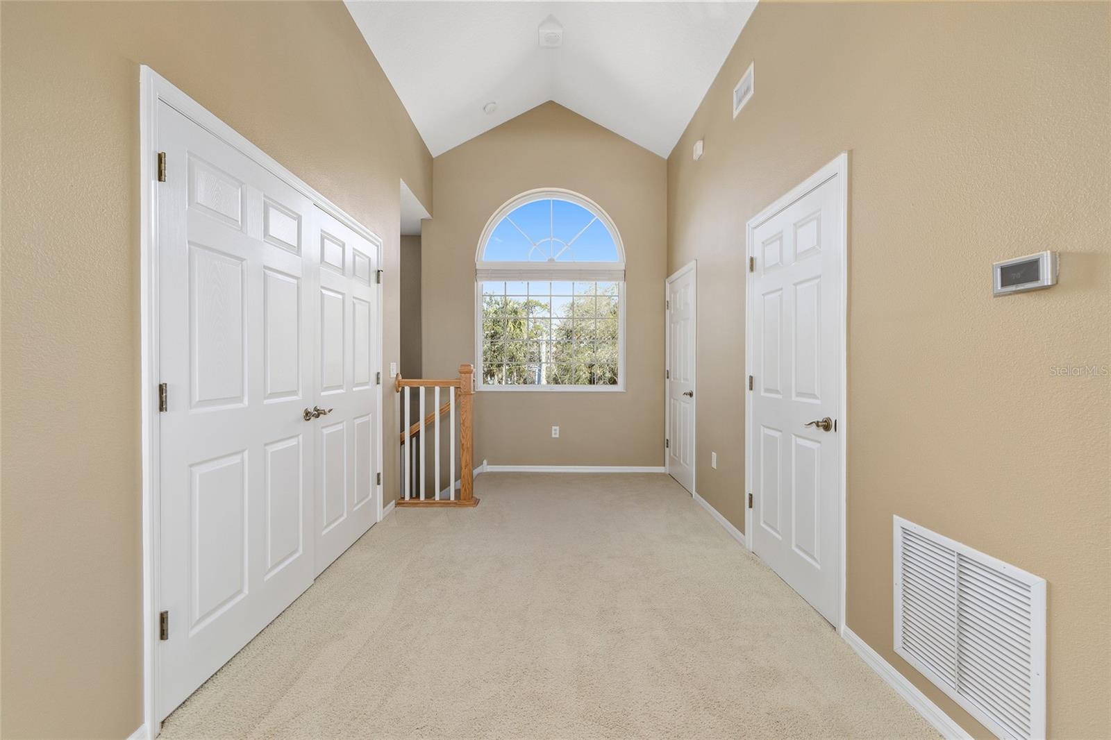 Listing photo id 44 for 11944 Creekside Lane