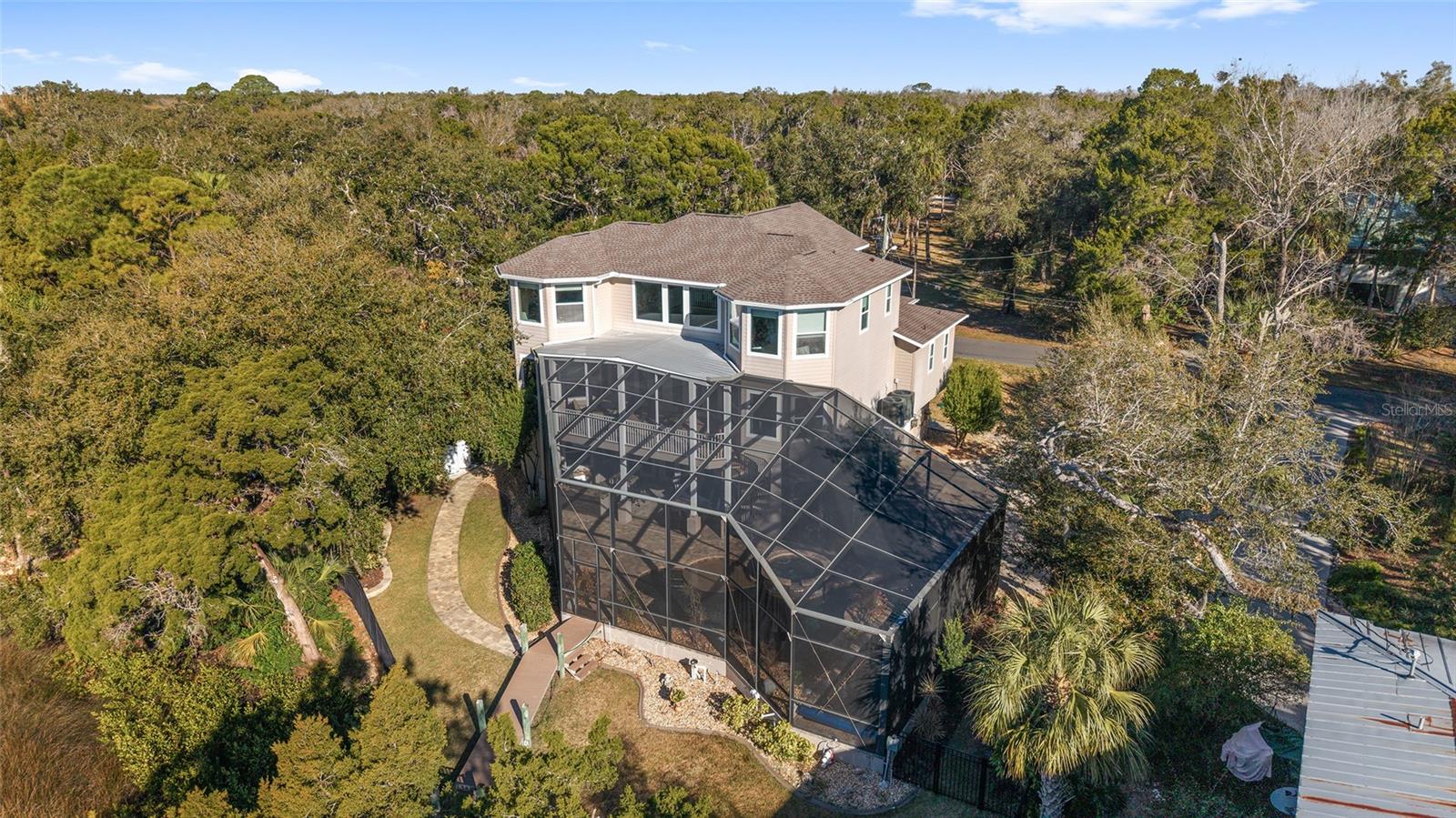 Listing photo id 3 for 11944 Creekside Lane