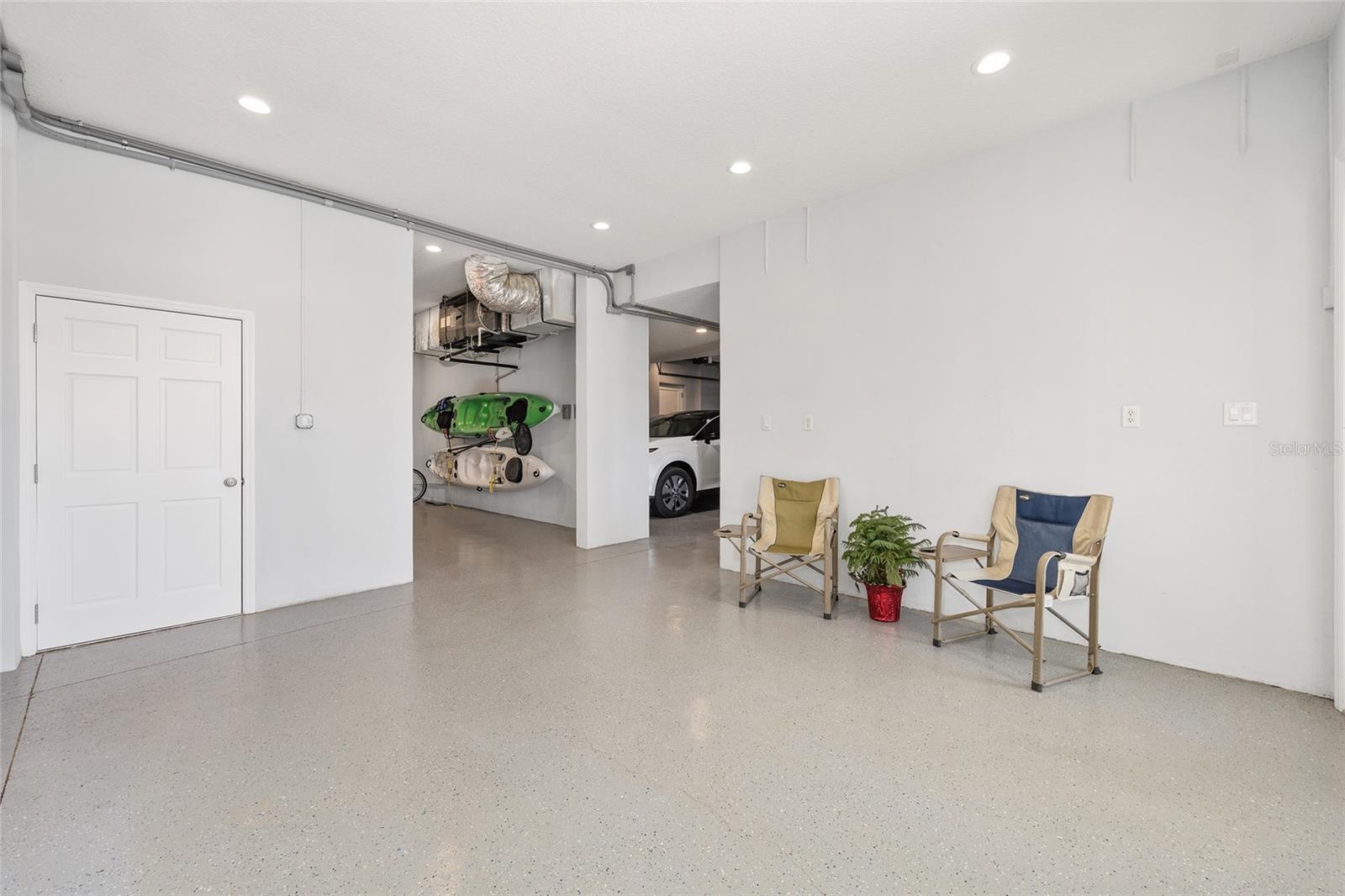 Listing photo id 57 for 11944 Creekside Lane