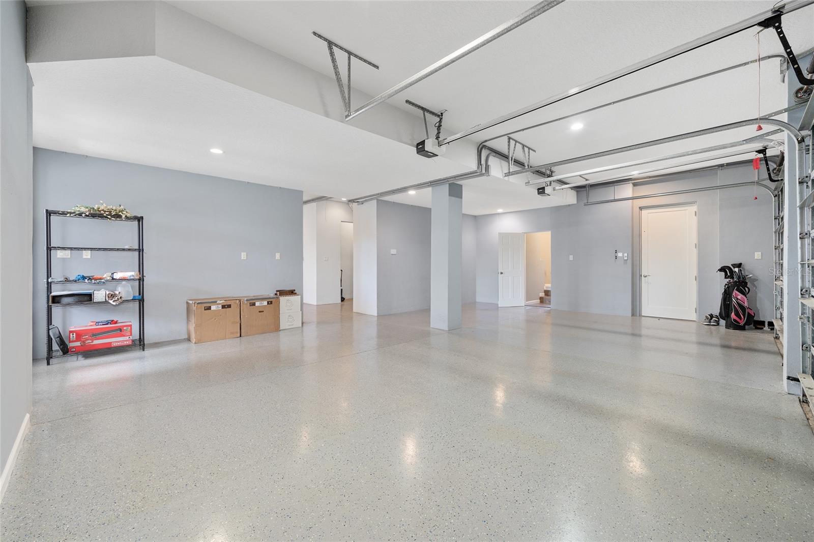 Listing photo id 60 for 11944 Creekside Lane