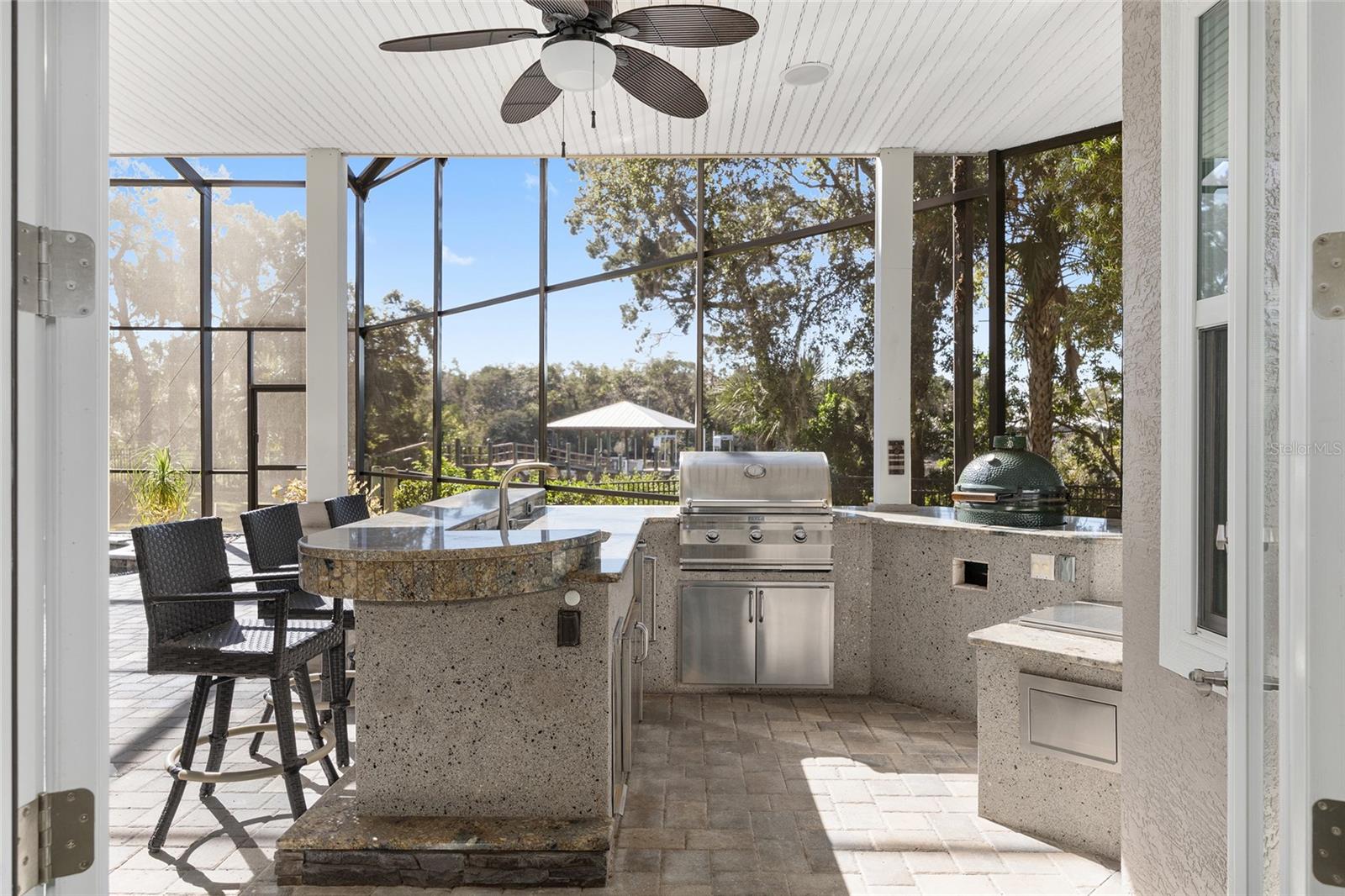 Listing photo id 63 for 11944 Creekside Lane