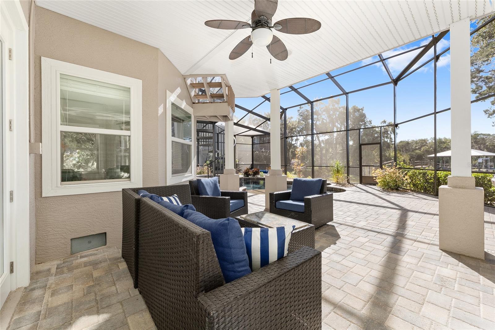 Listing photo id 69 for 11944 Creekside Lane