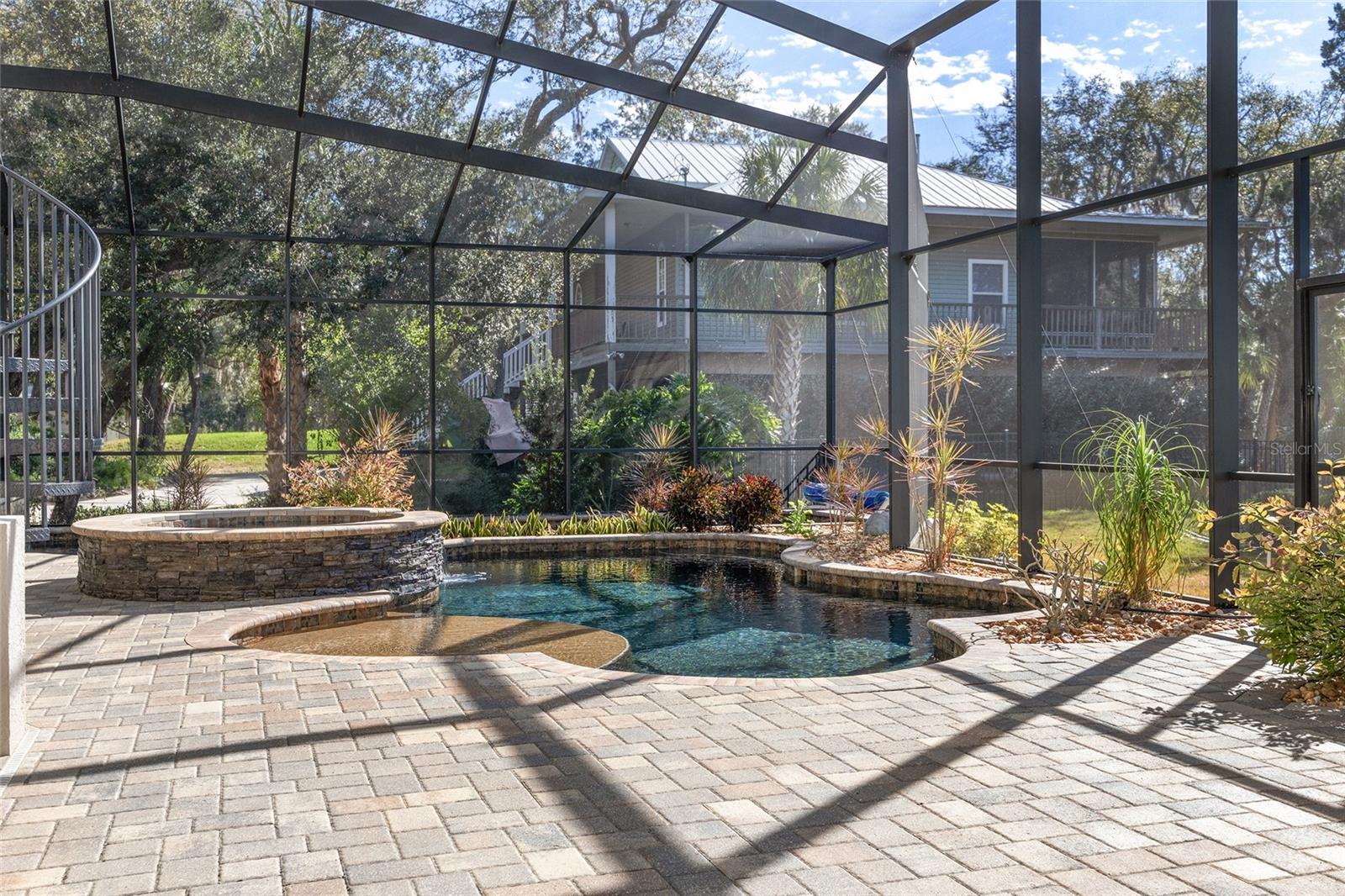 Listing photo id 70 for 11944 Creekside Lane