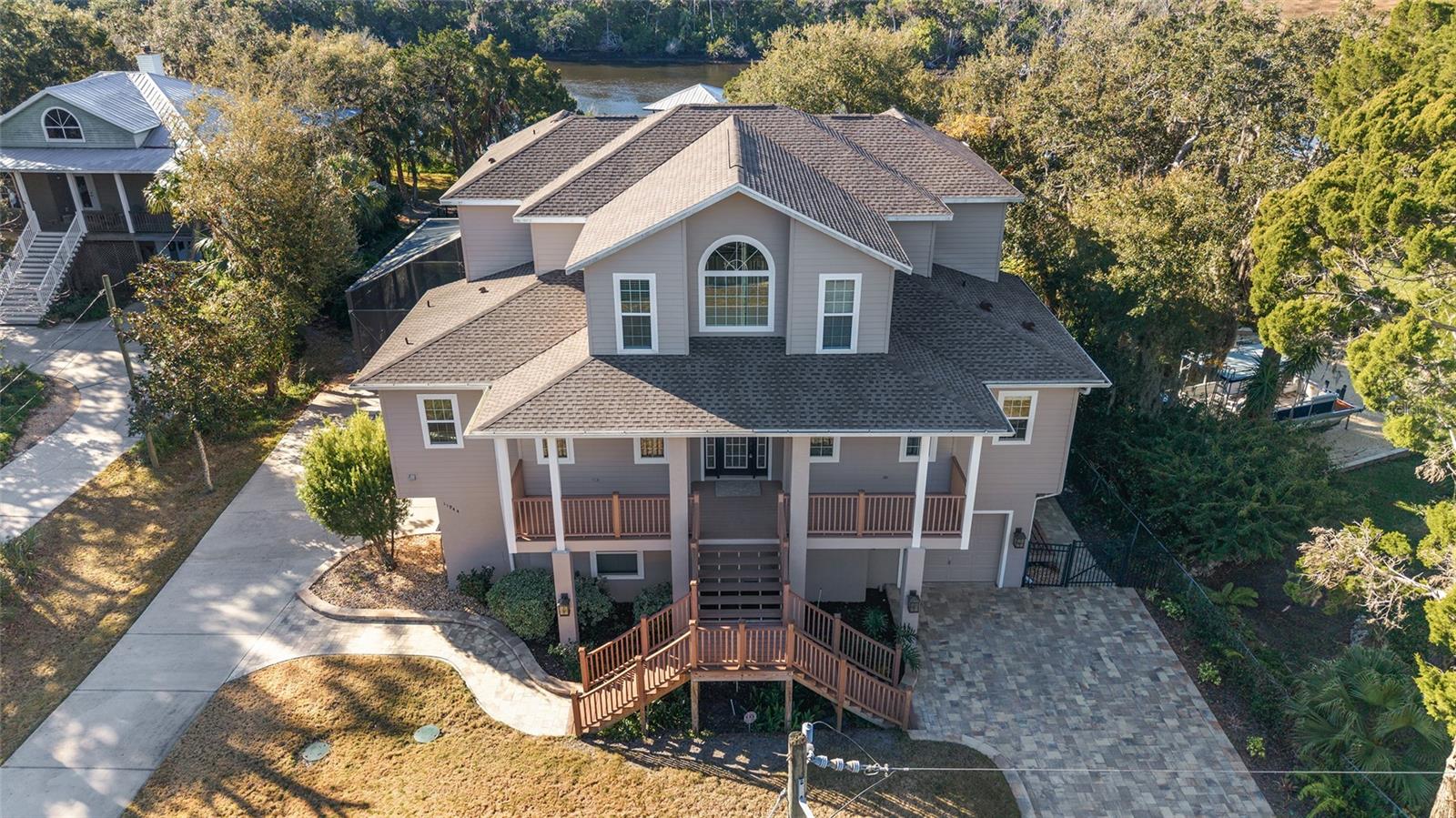 Listing photo id 71 for 11944 Creekside Lane