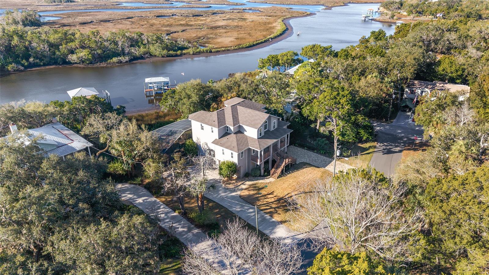 Listing photo id 72 for 11944 Creekside Lane