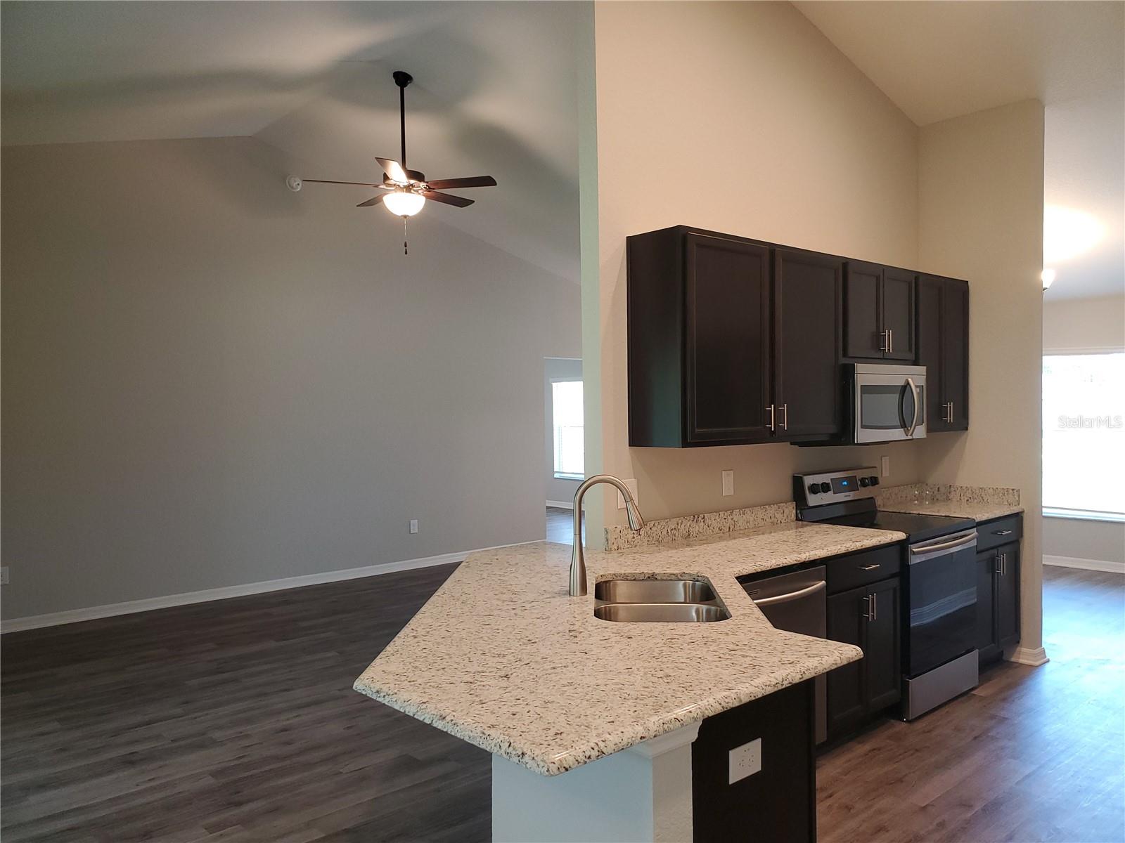 Image 10 of 23 For 5076 104th Loop