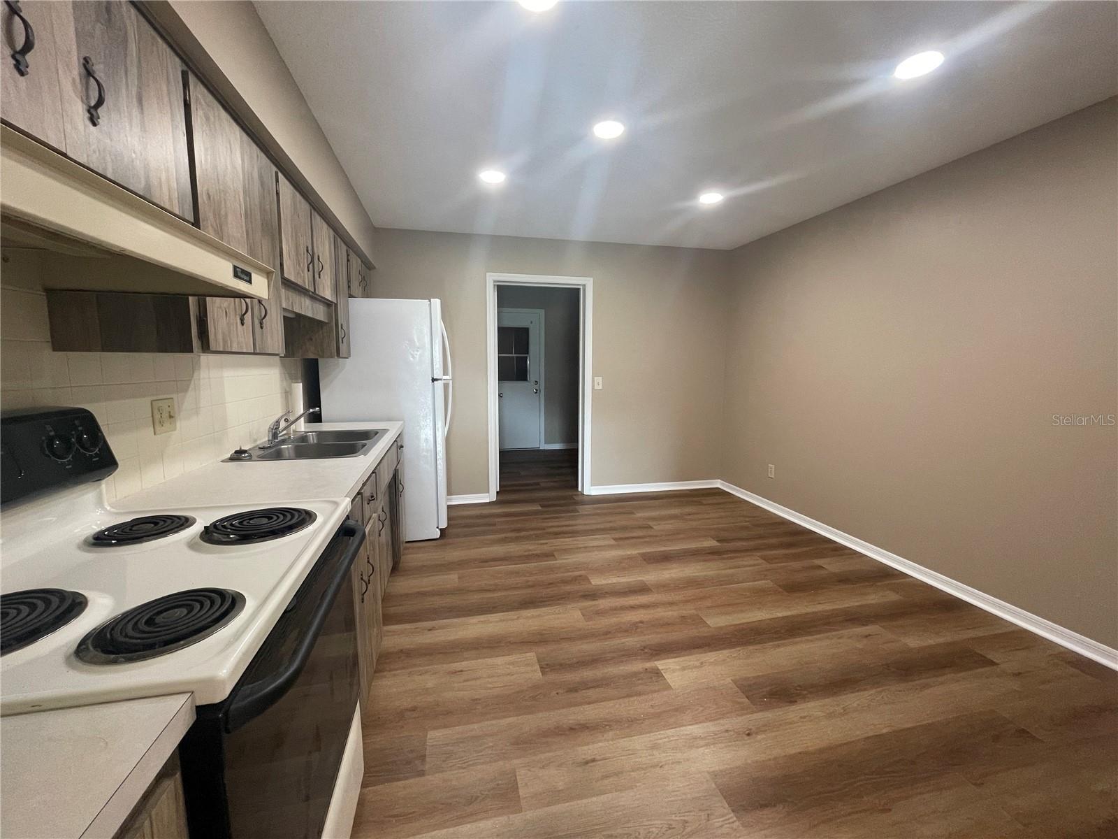 Image 11 of 14 For 1350 Alto Verde Terrace A