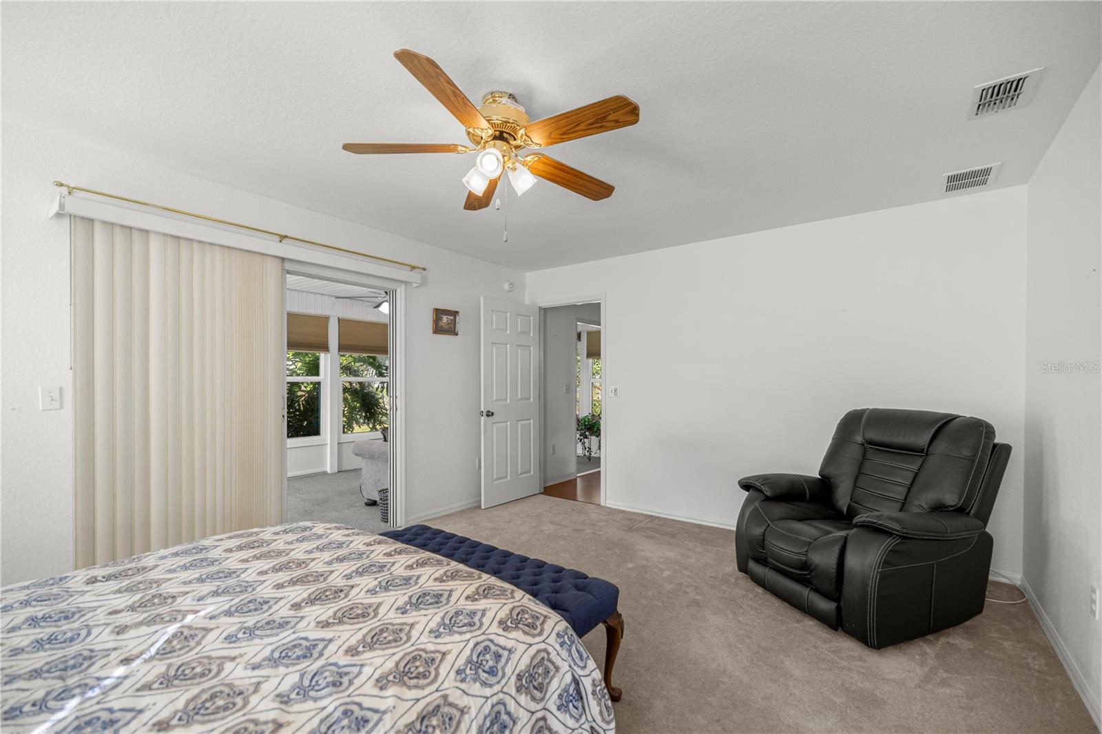 Image 16 of 49 For 13646 91st Court