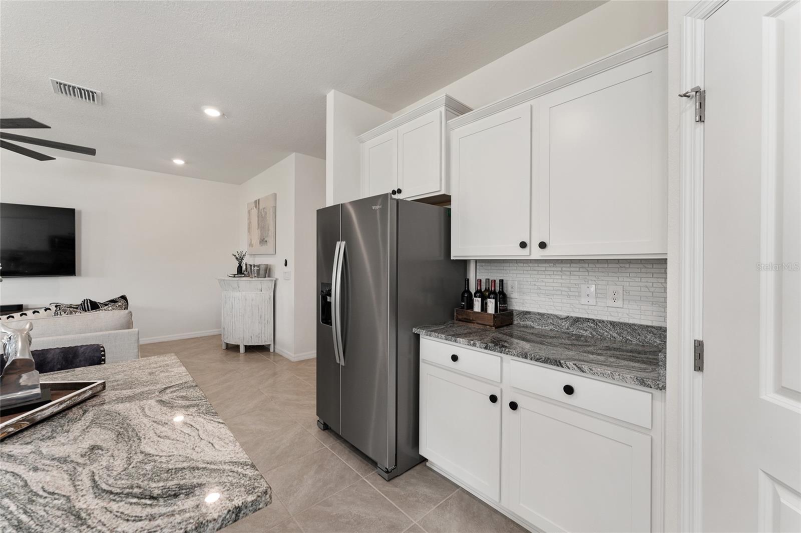 Image 18 of 56 For 4932 39th Loop