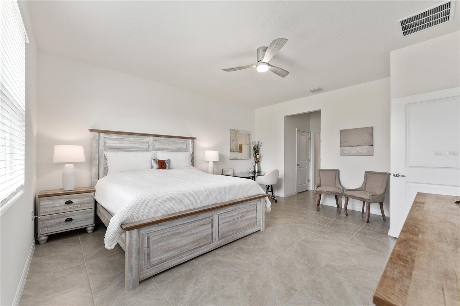 Image 25 of 56 For 4932 39th Loop