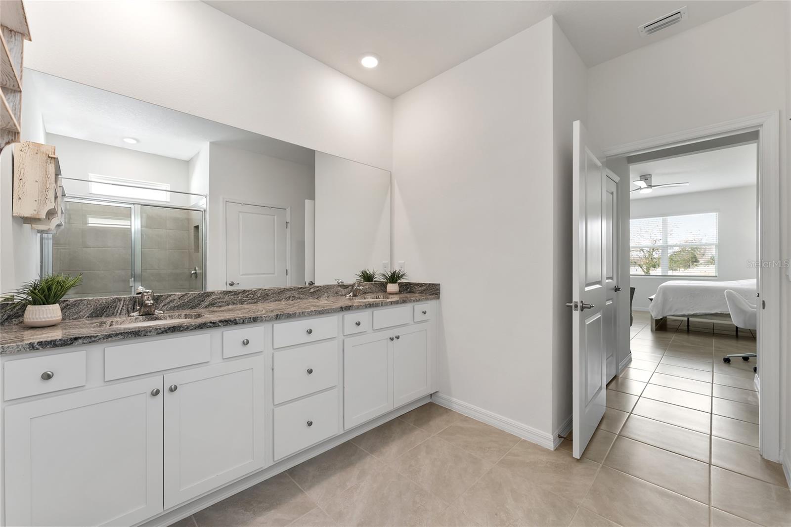 Image 30 of 56 For 4932 39th Loop