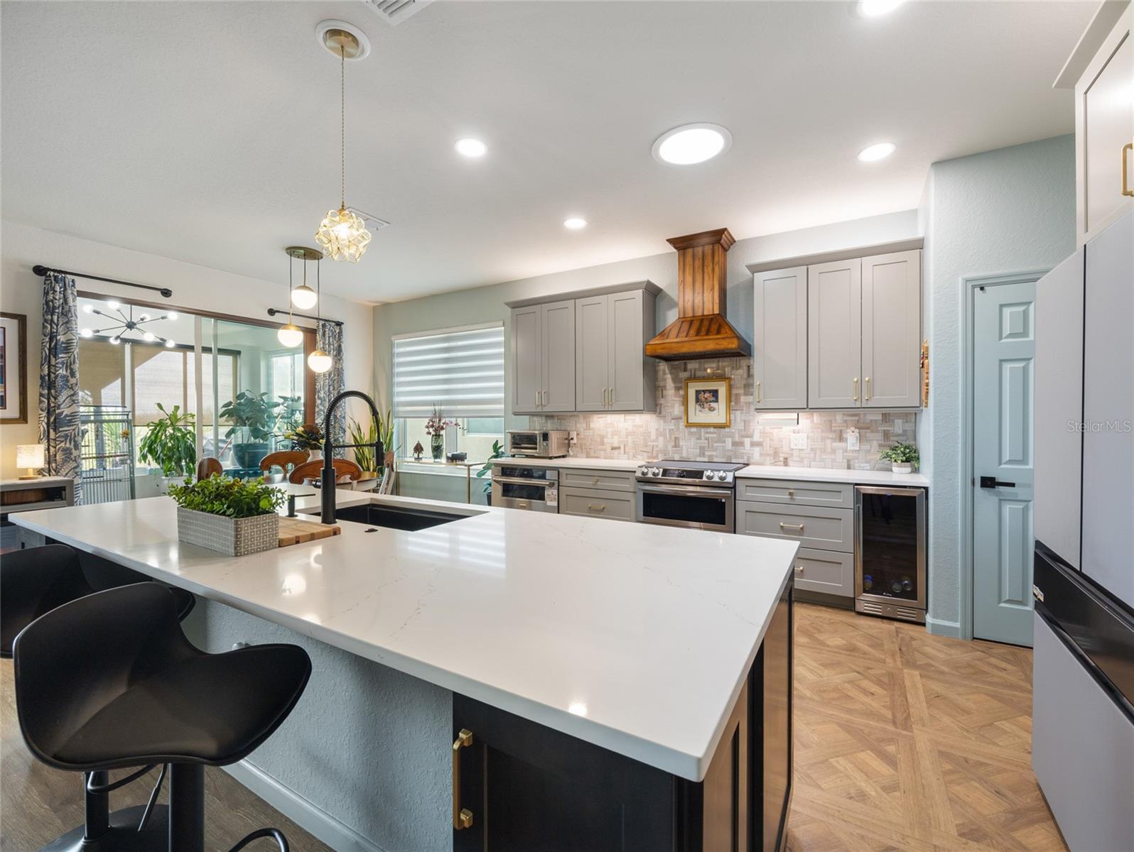 Image 5 of 24 For 7456 101st Court