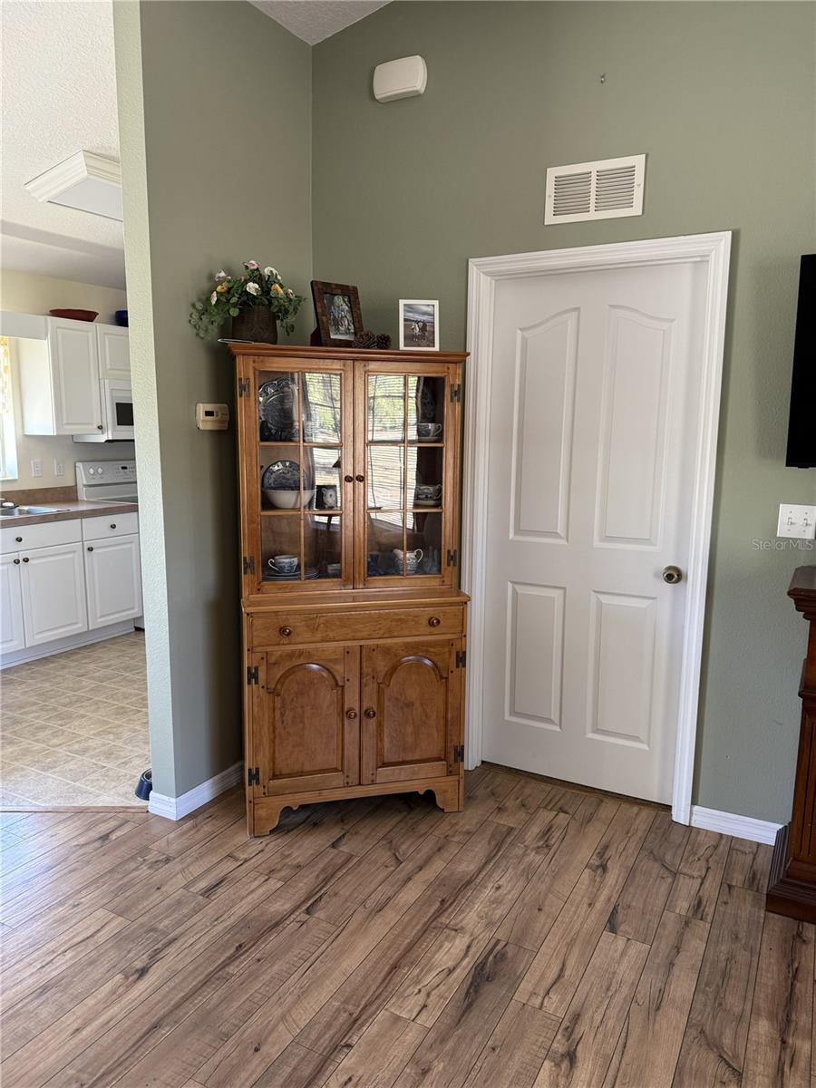 Image 6 of 40 For 11330 Levy Street