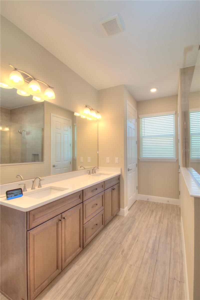 Image 14 of 47 For 8476 99th Circle