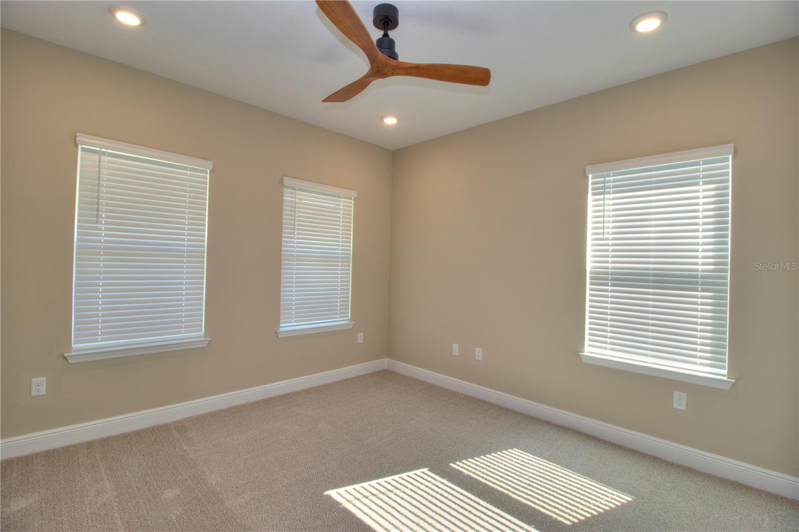 Image 16 of 47 For 8476 99th Circle