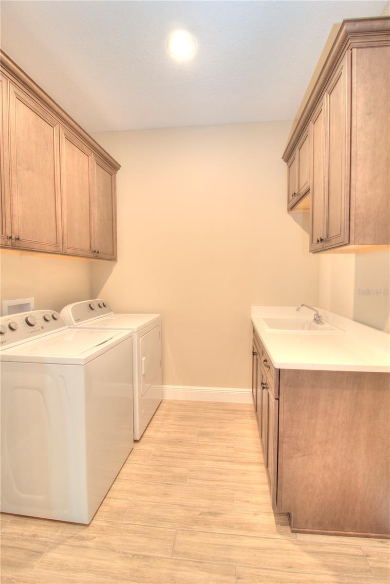 Image 22 of 47 For 8476 99th Circle