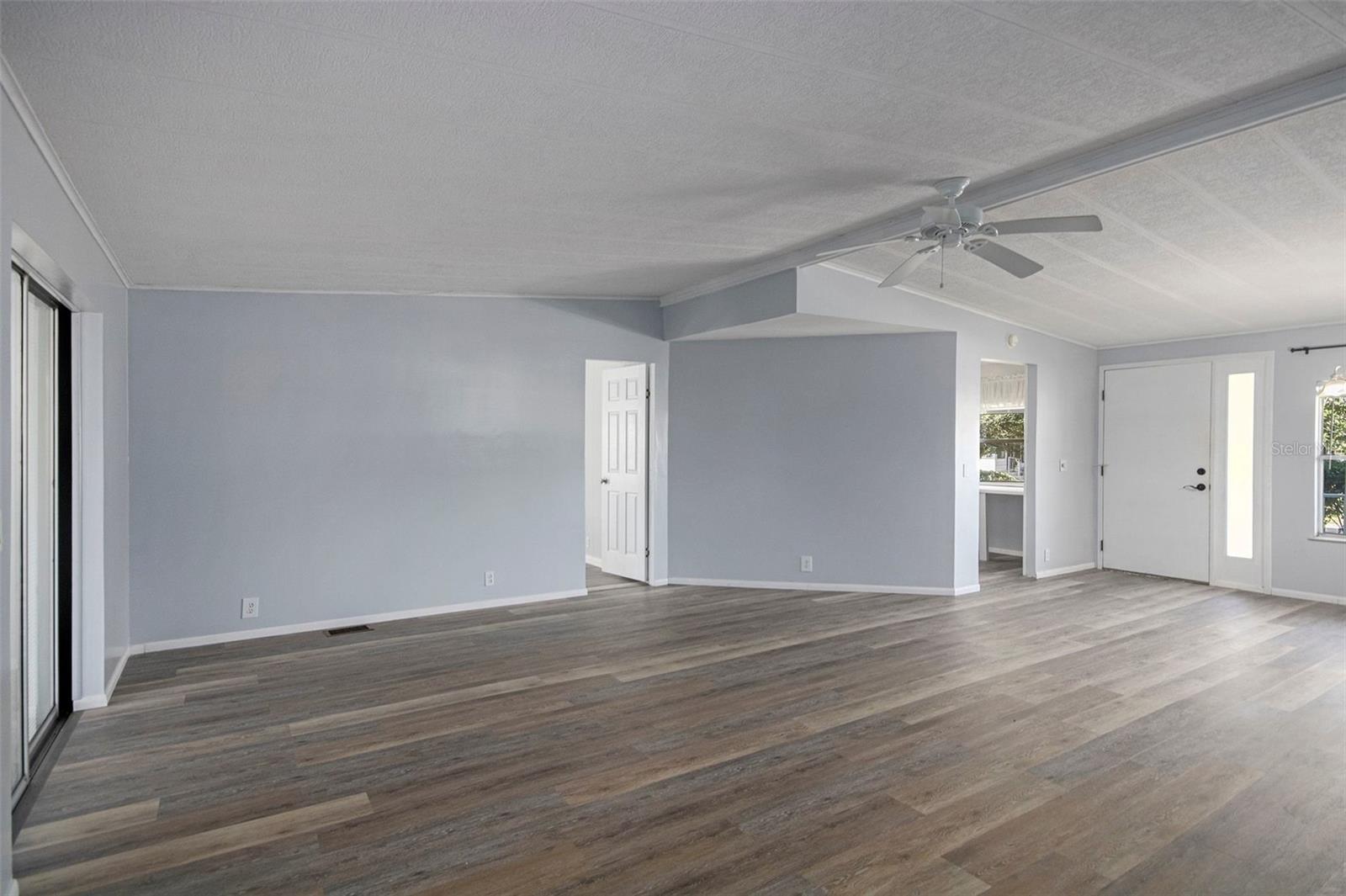 Image 12 of 49 For 3302 Evergreen Road 1715