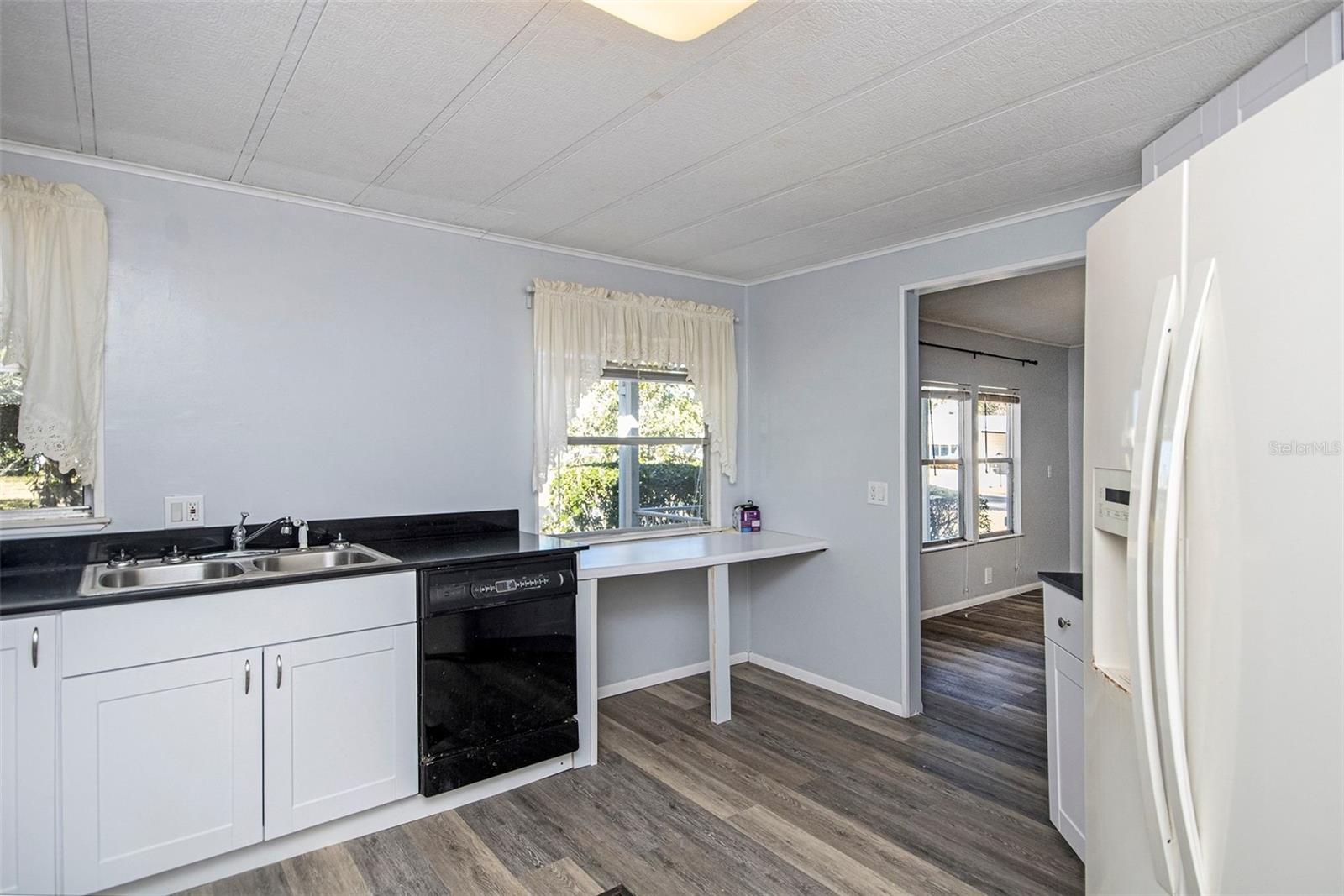 Image 14 of 49 For 3302 Evergreen Road 1715