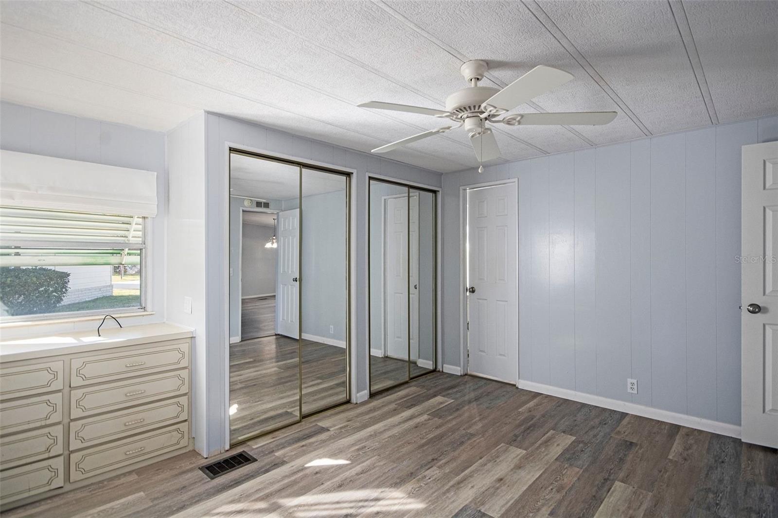 Image 20 of 49 For 3302 Evergreen Road 1715