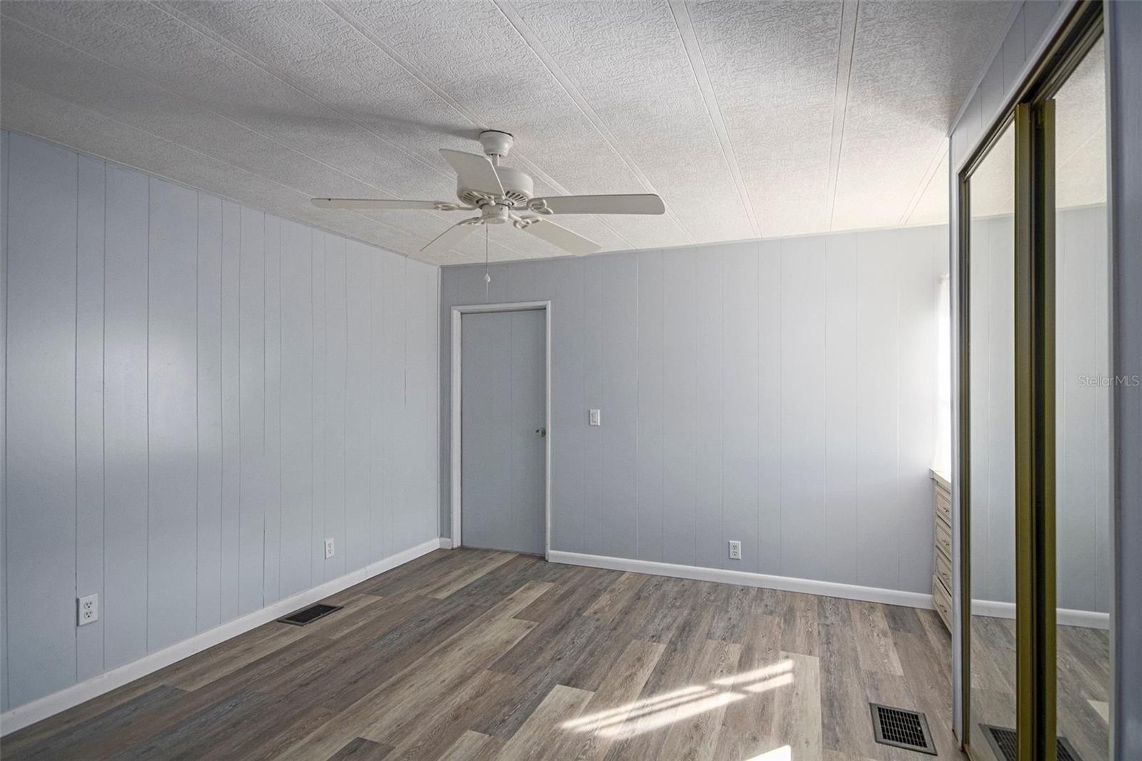 Image 22 of 49 For 3302 Evergreen Road 1715