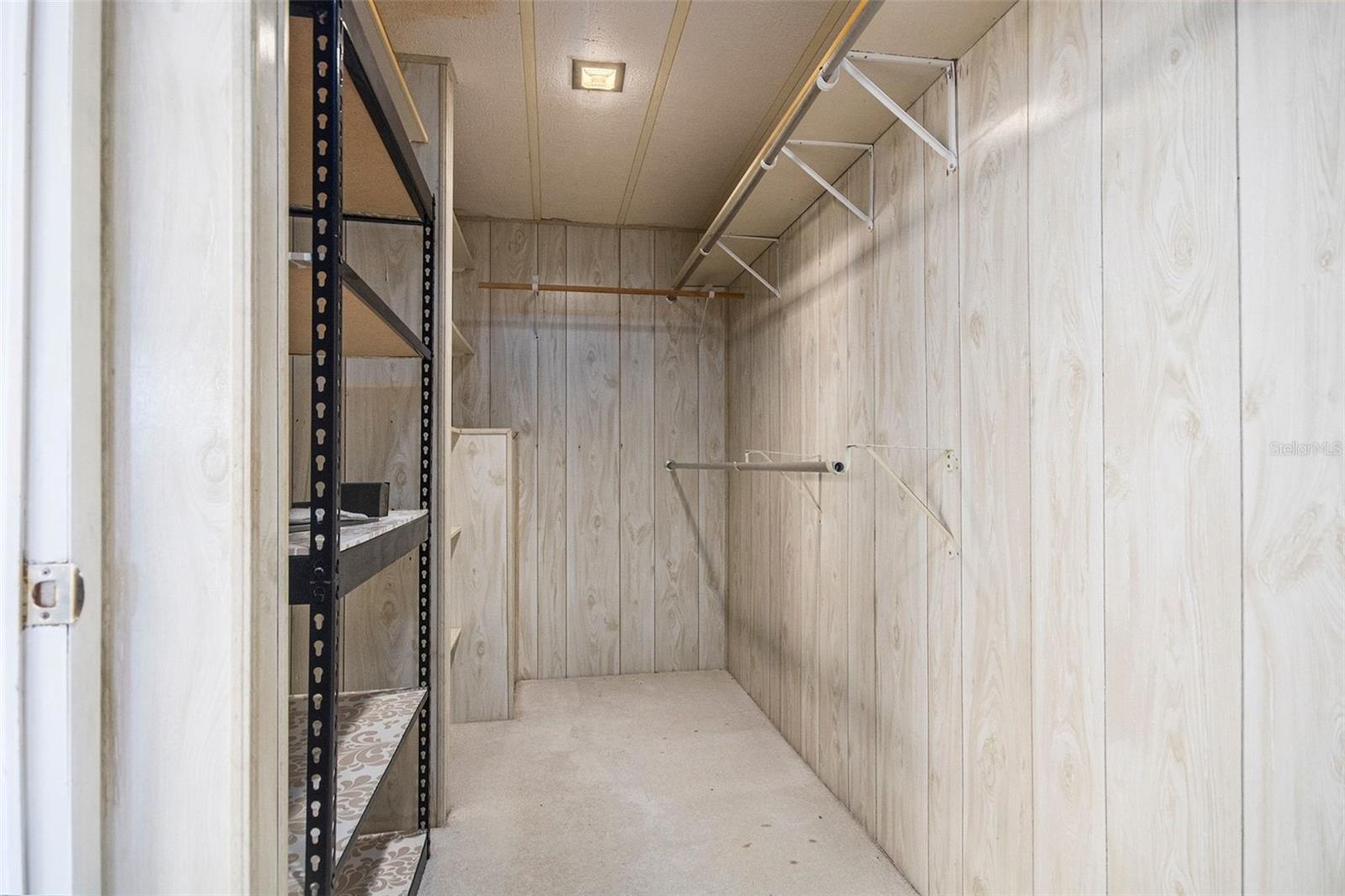 Image 26 of 49 For 3302 Evergreen Road 1715