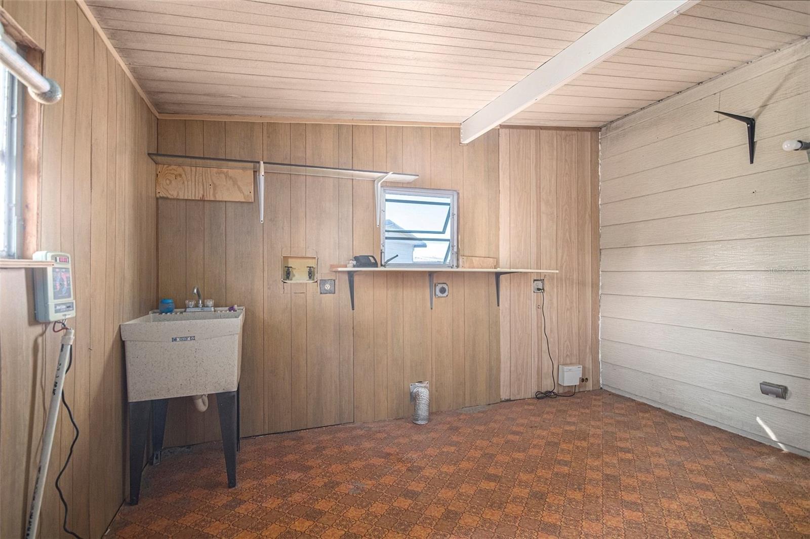 Image 29 of 49 For 3302 Evergreen Road 1715