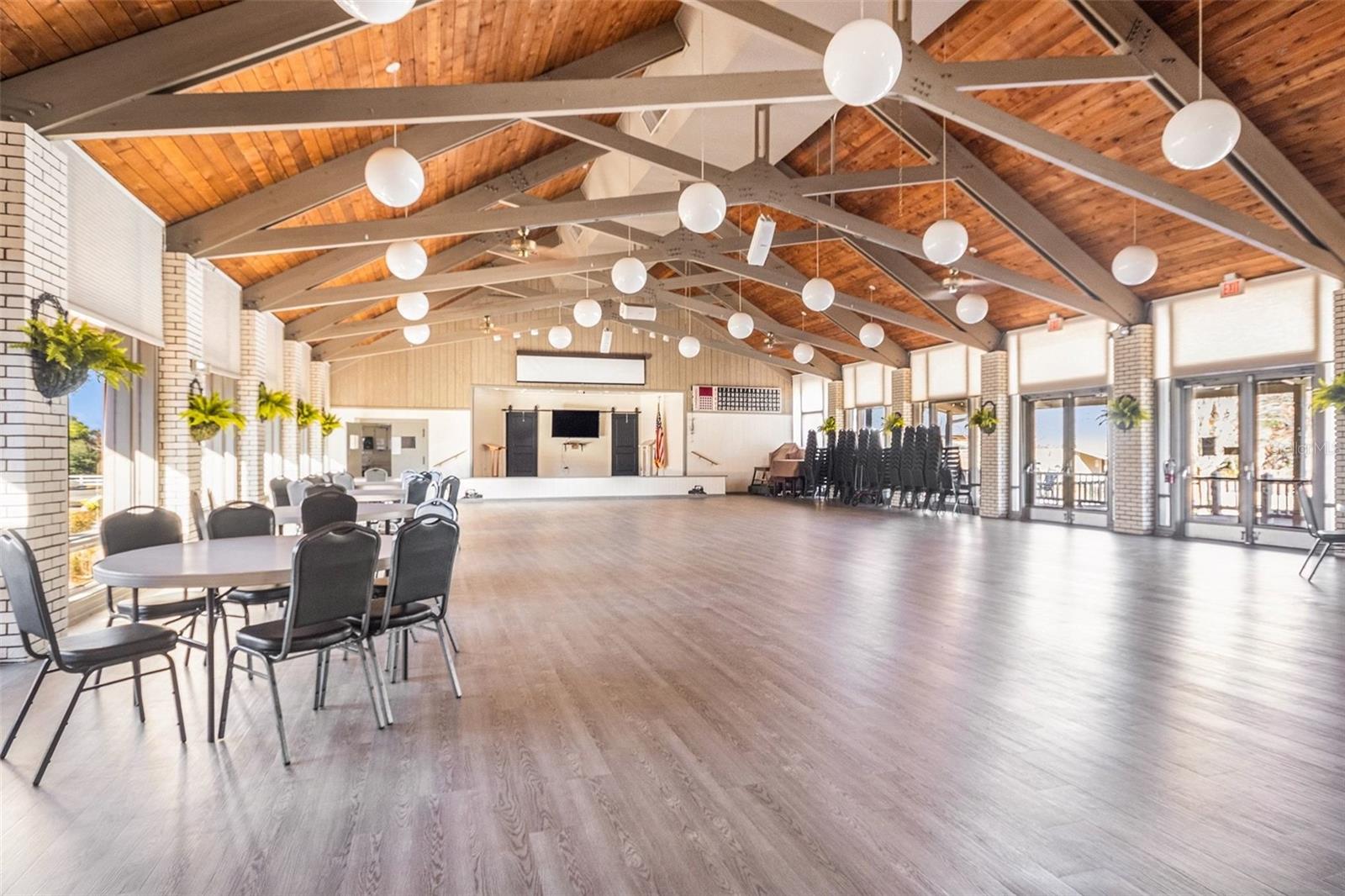 Image 34 of 49 For 3302 Evergreen Road 1715