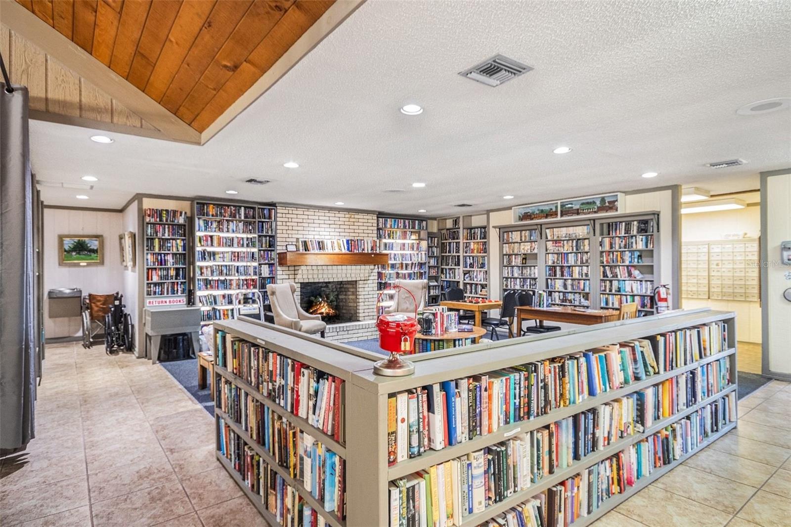 Image 35 of 49 For 3302 Evergreen Road 1715