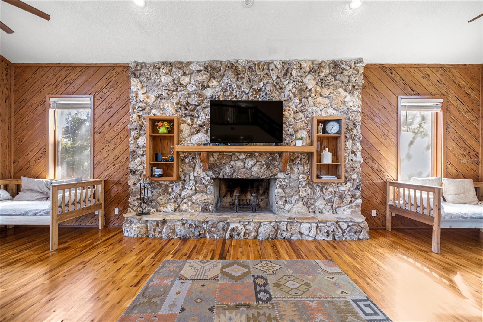 Image 32 of 65 For 351 Sequoia Dr